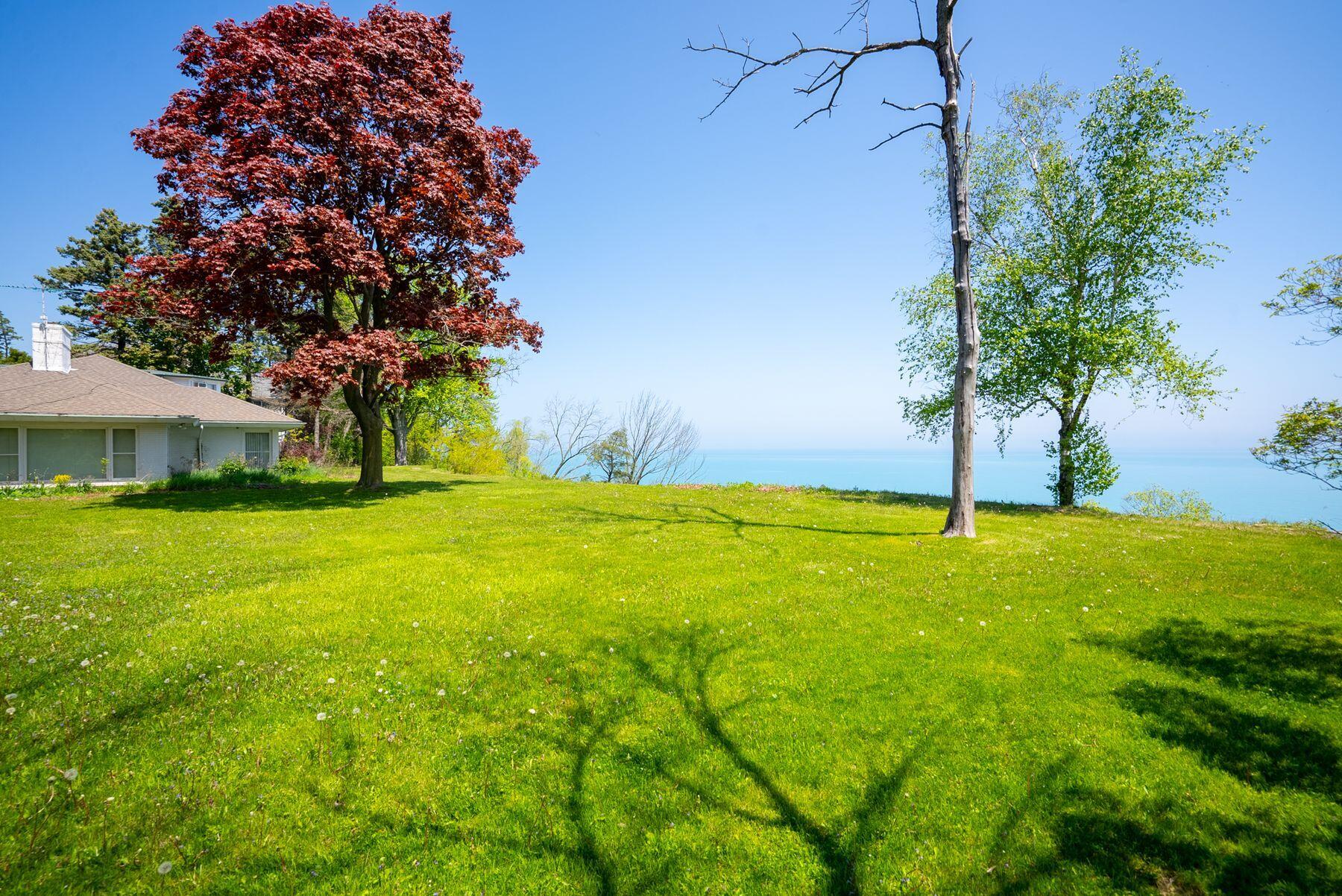 12460 N Lake Shore Dr