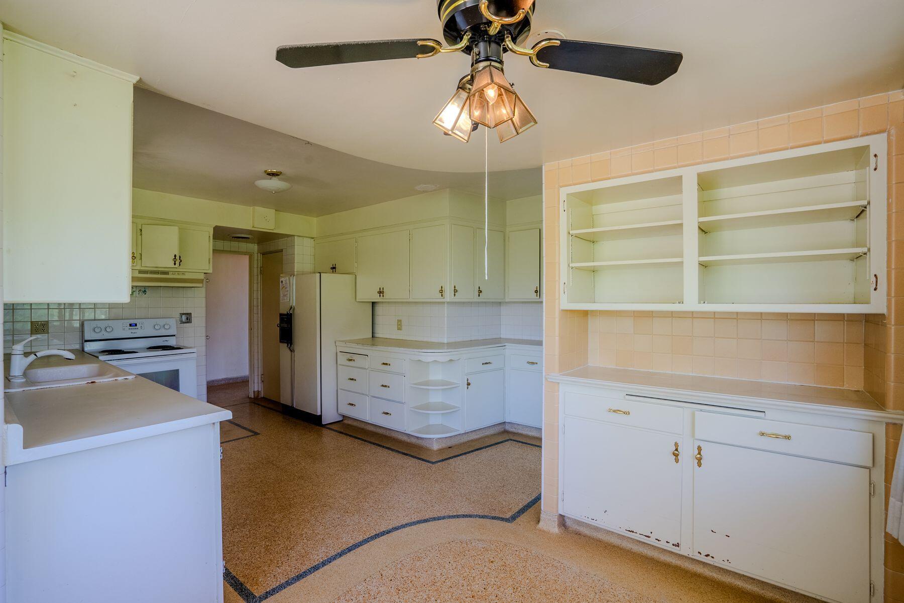 12460 N Lake Shore Dr