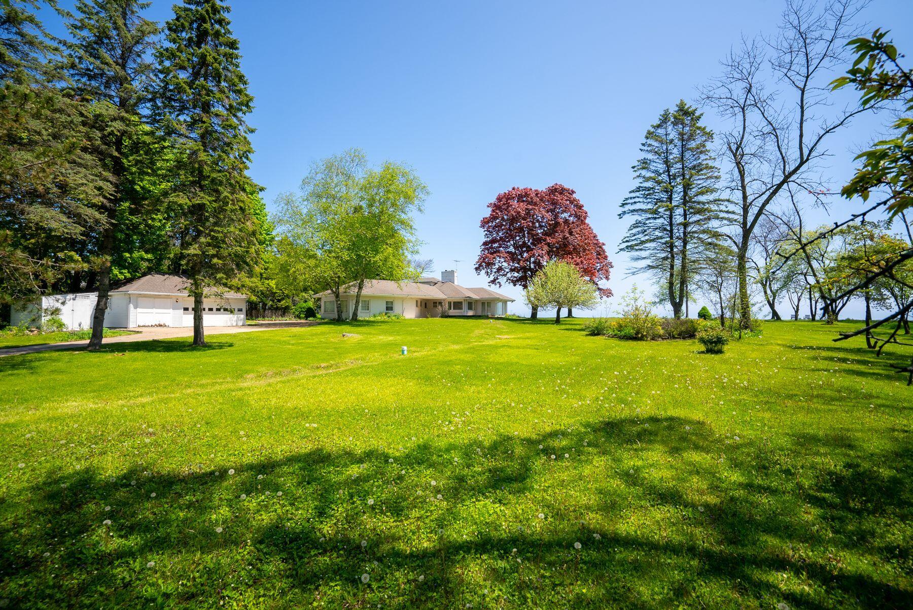 12460 N Lake Shore Dr