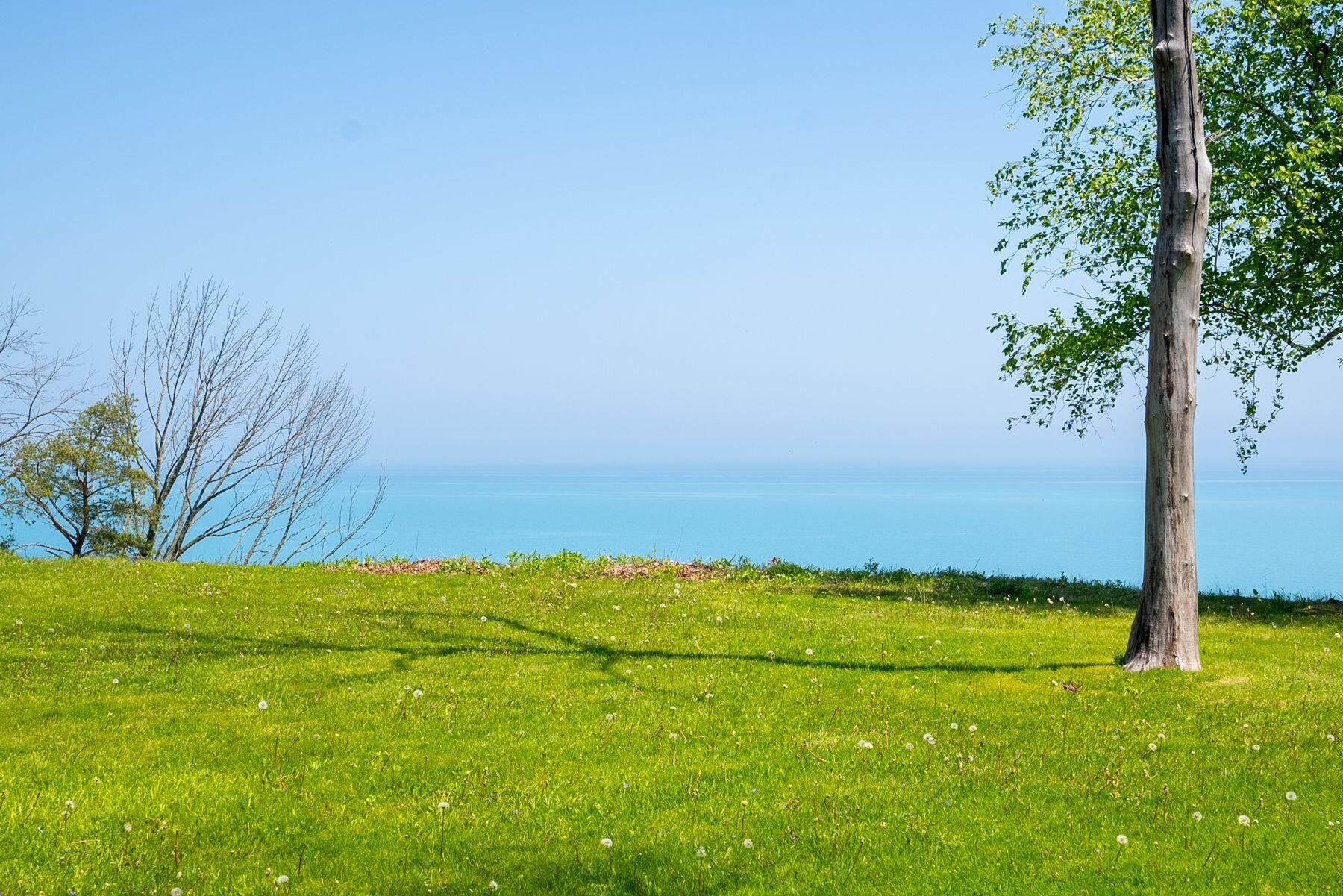 12460 N Lake Shore Dr