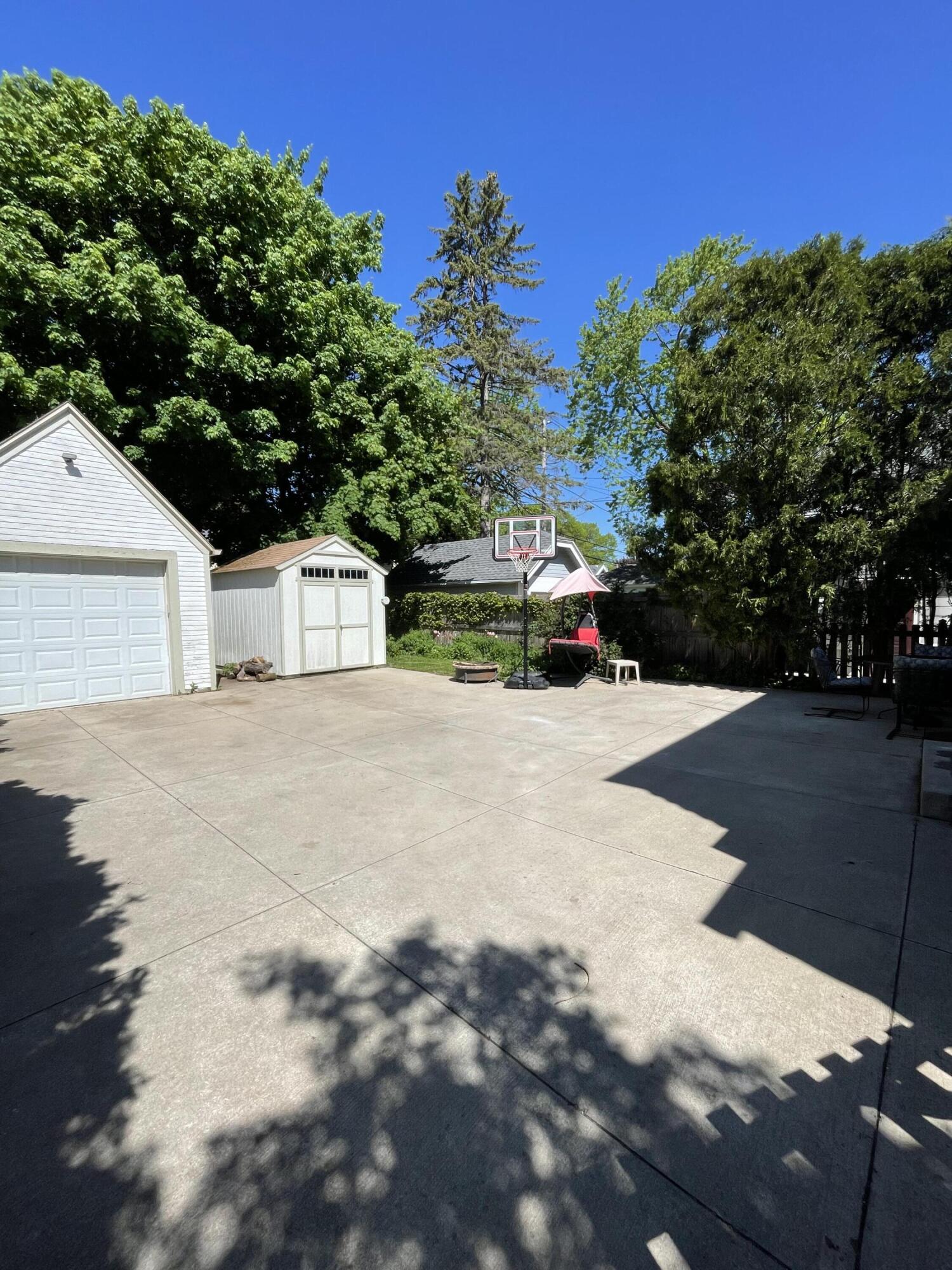 4309 N Morris Blvd