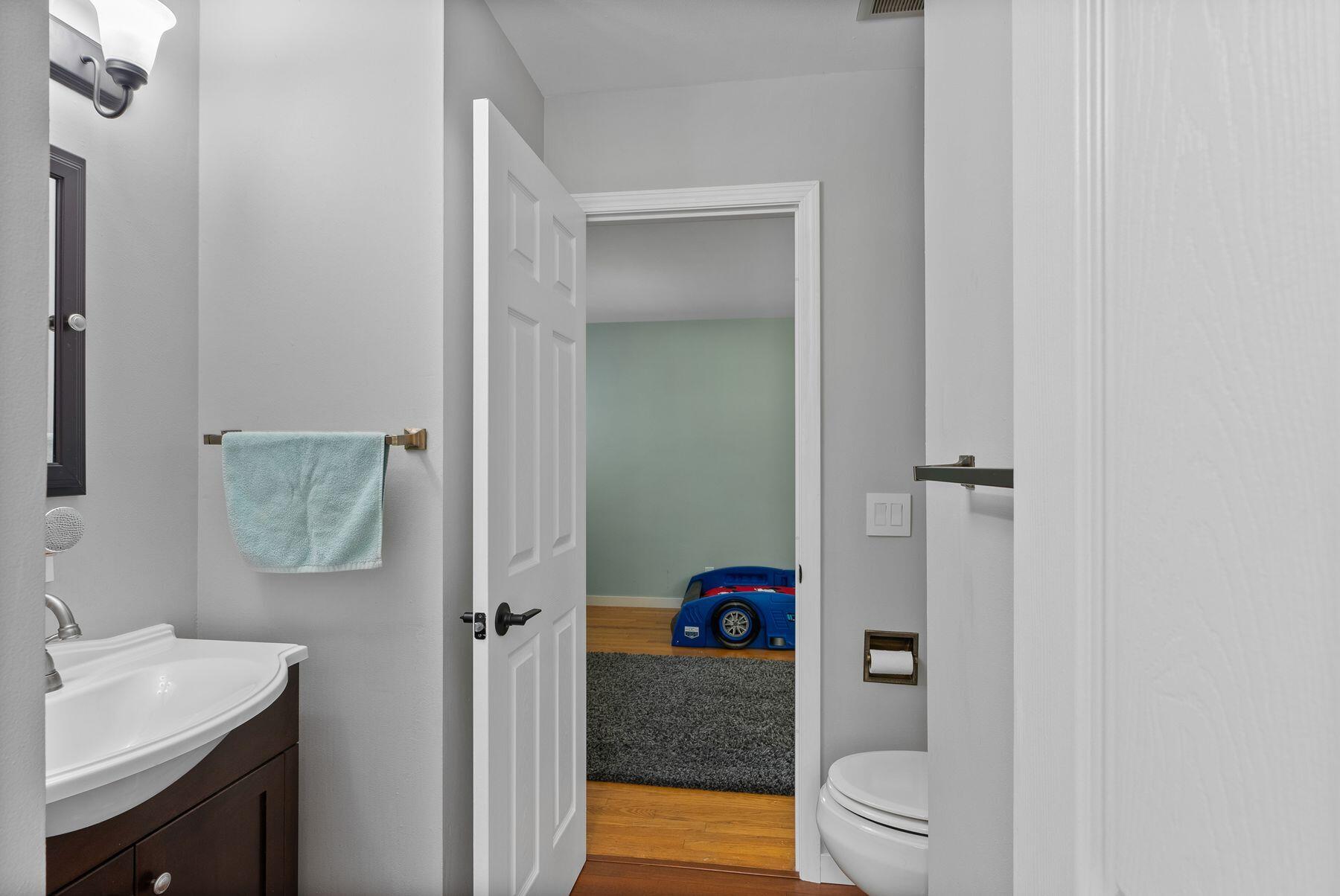 N49W27615 S Willow Creek Dr