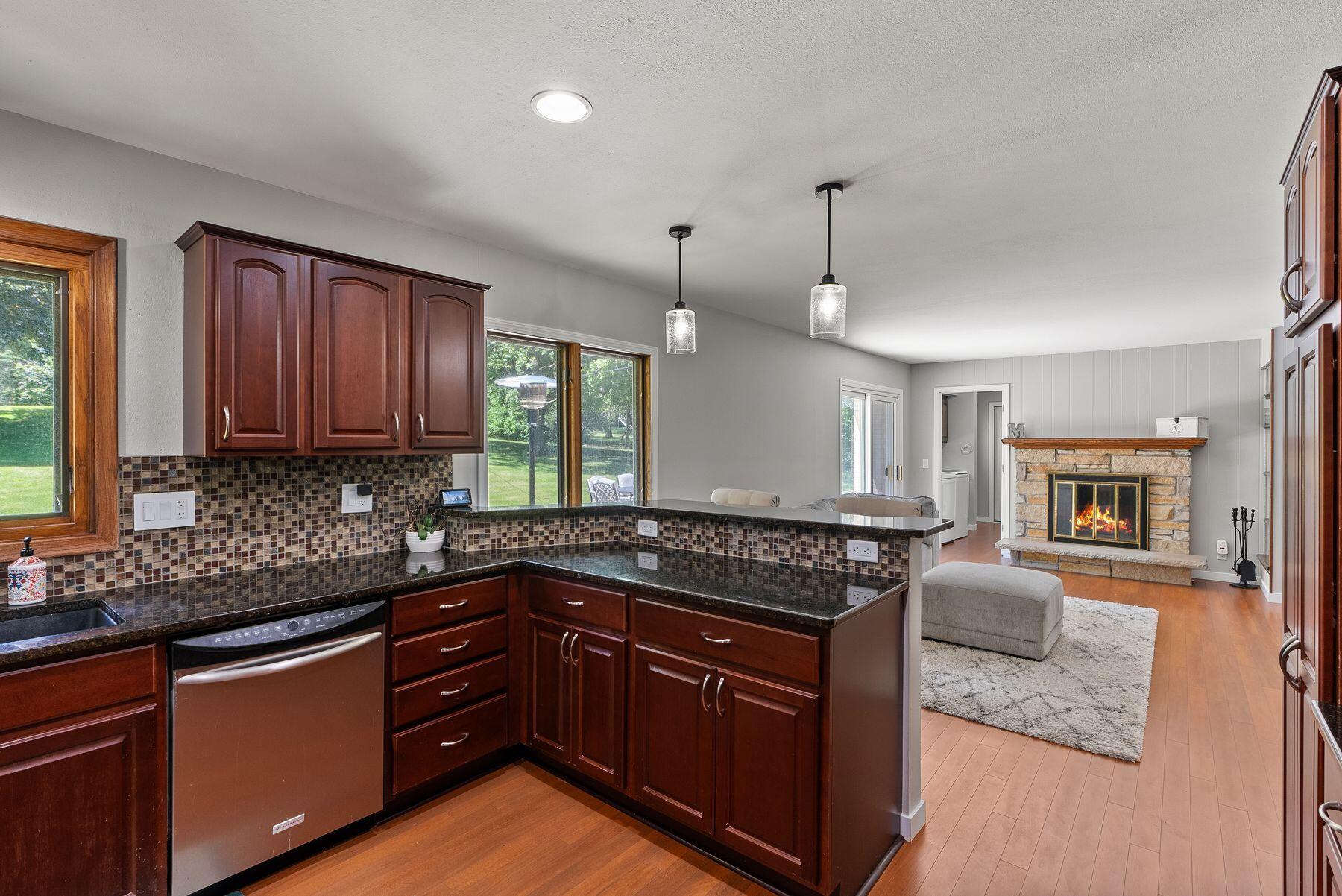 N49W27615 S Willow Creek Dr