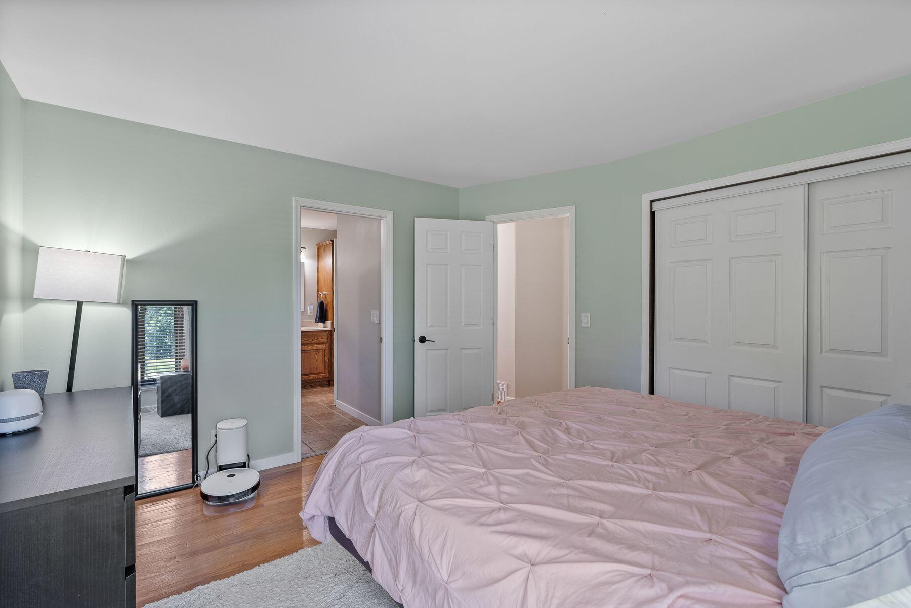 N49W27615 S Willow Creek Dr