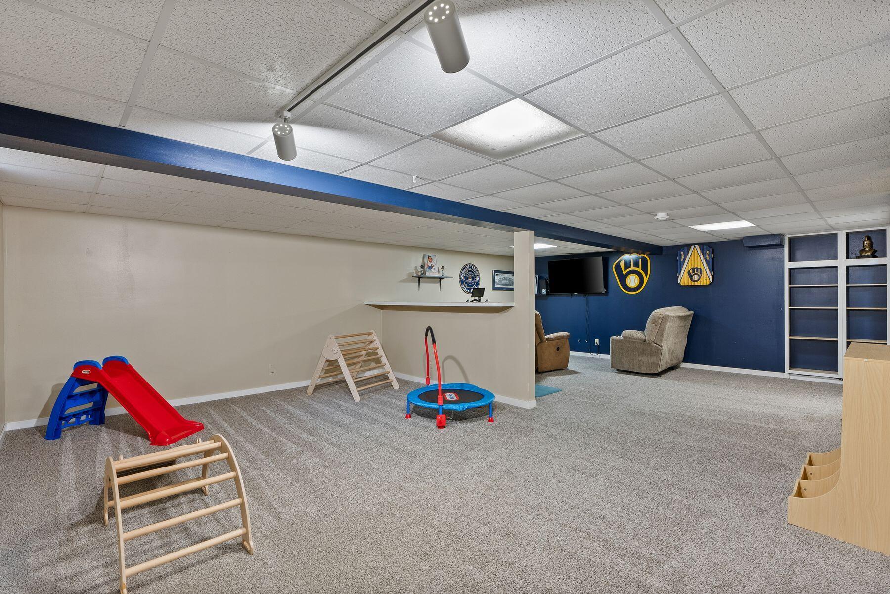 N49W27615 S Willow Creek Dr