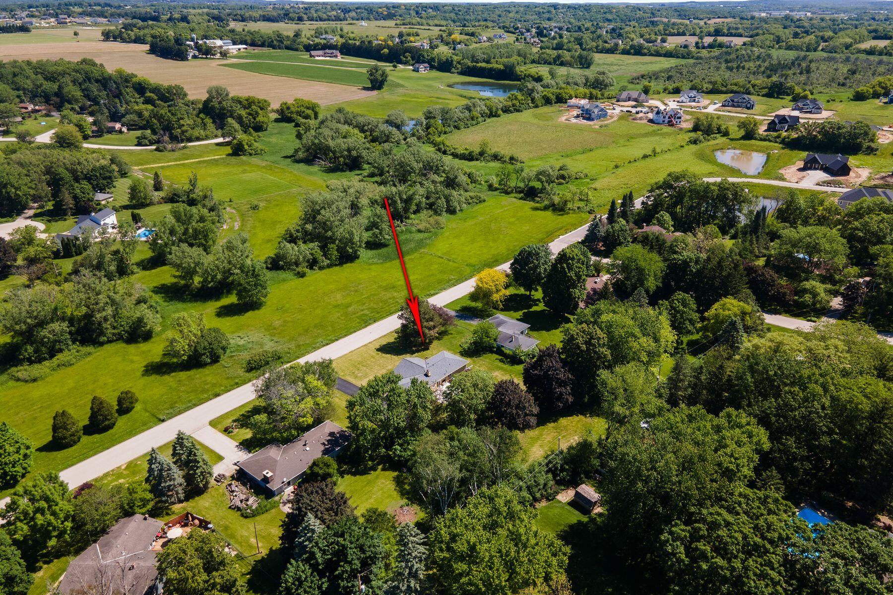 N49W27615 S Willow Creek Dr