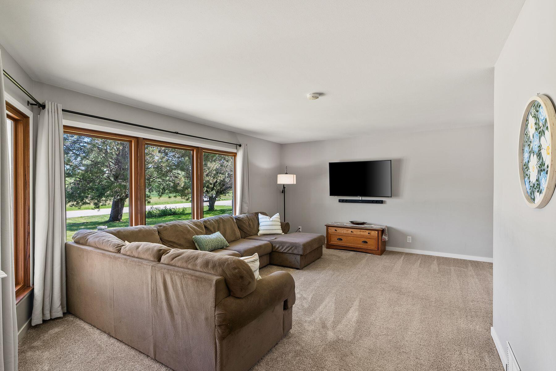 N49W27615 S Willow Creek Dr