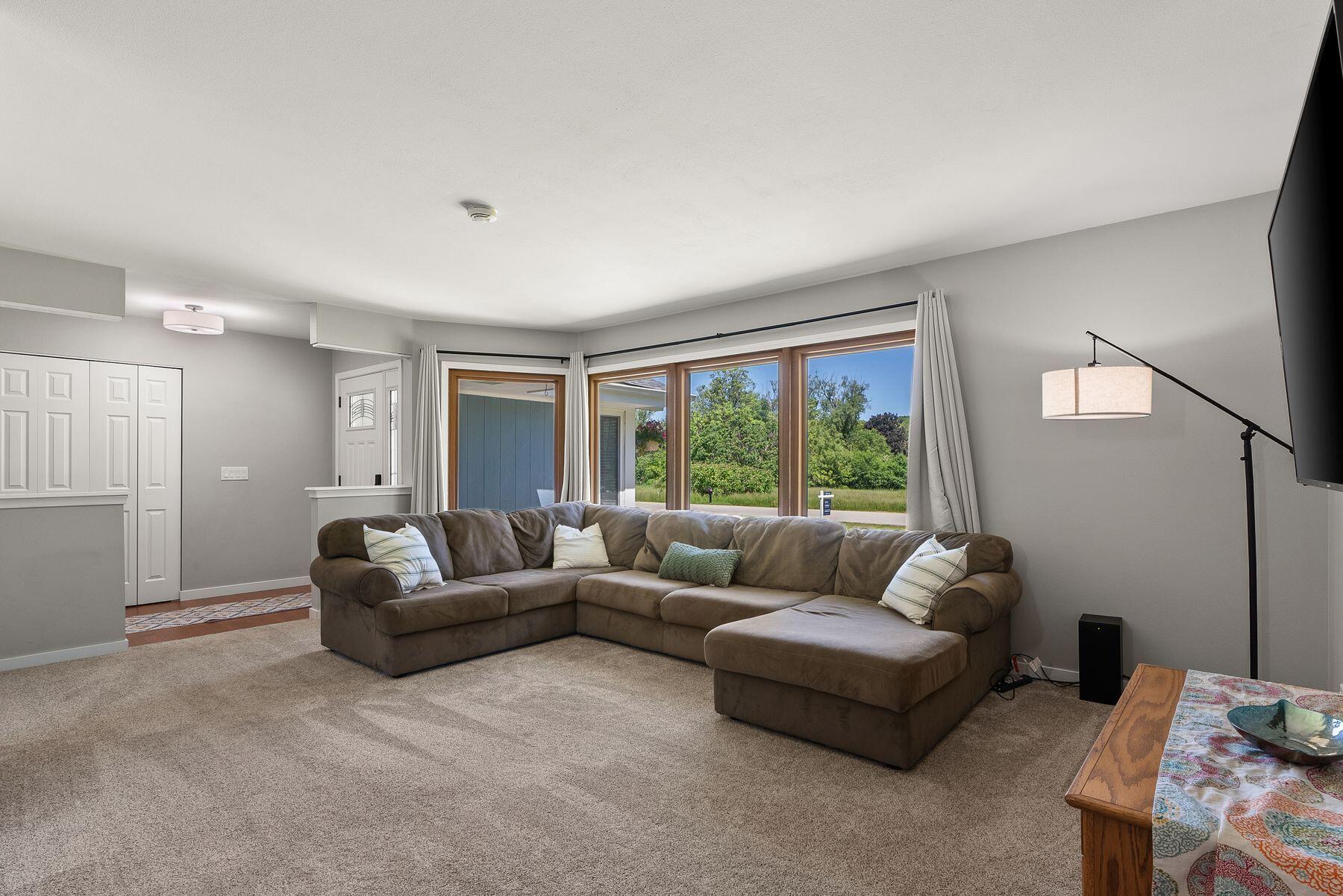 N49W27615 S Willow Creek Dr