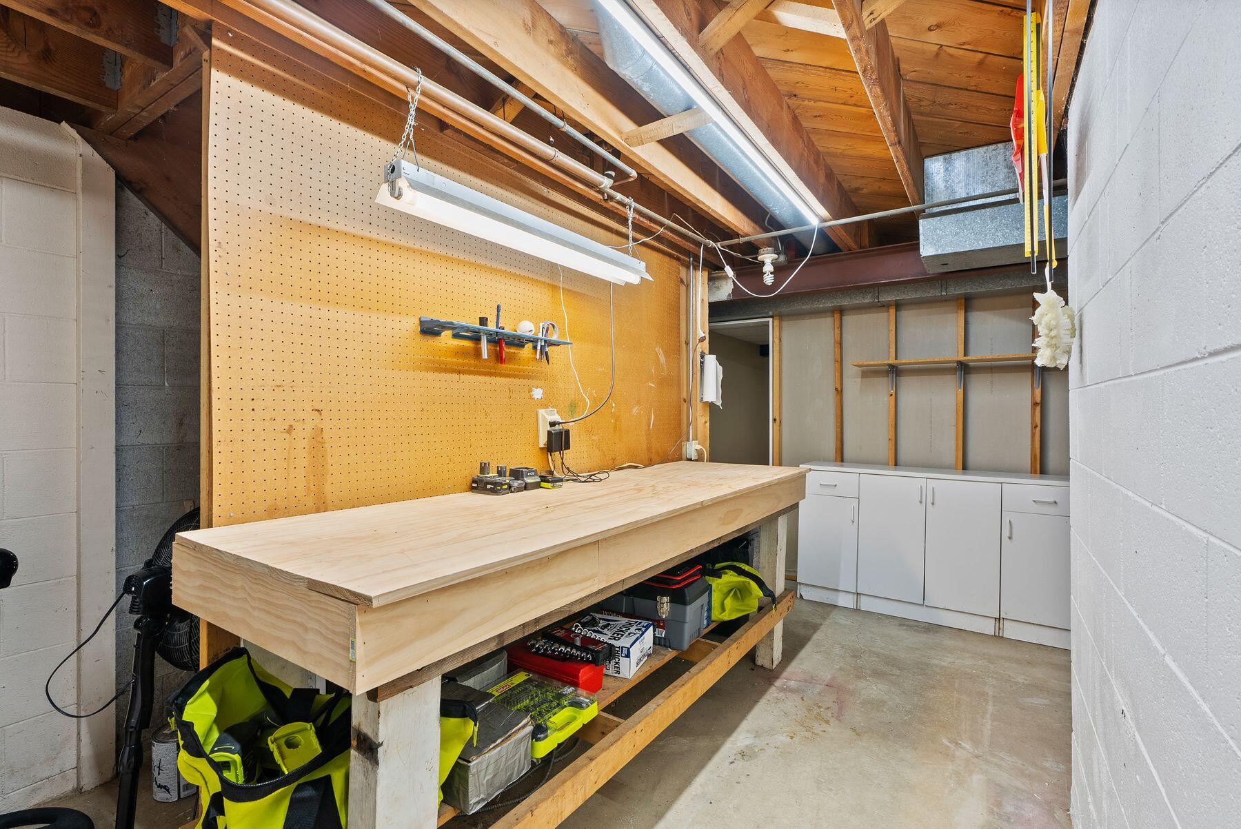 N49W27615 S Willow Creek Dr