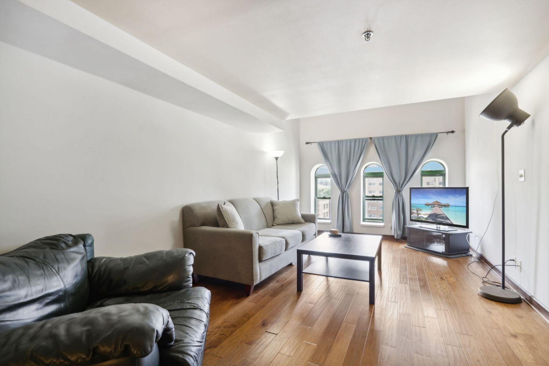 270 E Highland Ave 1025
