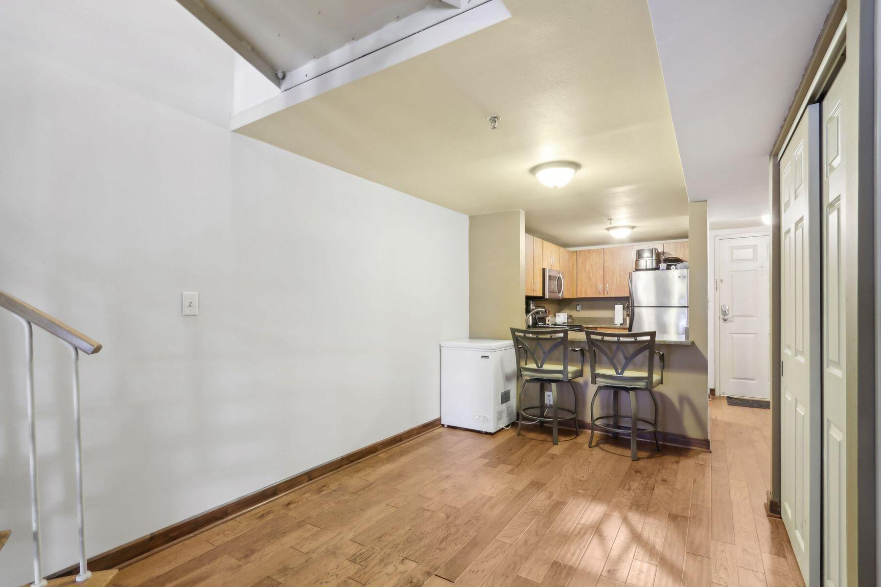 270 E Highland Ave 1025