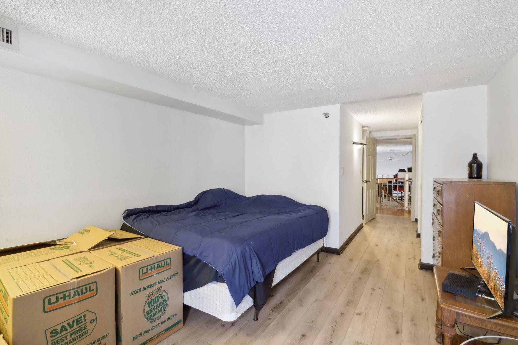 270 E Highland Ave 1025