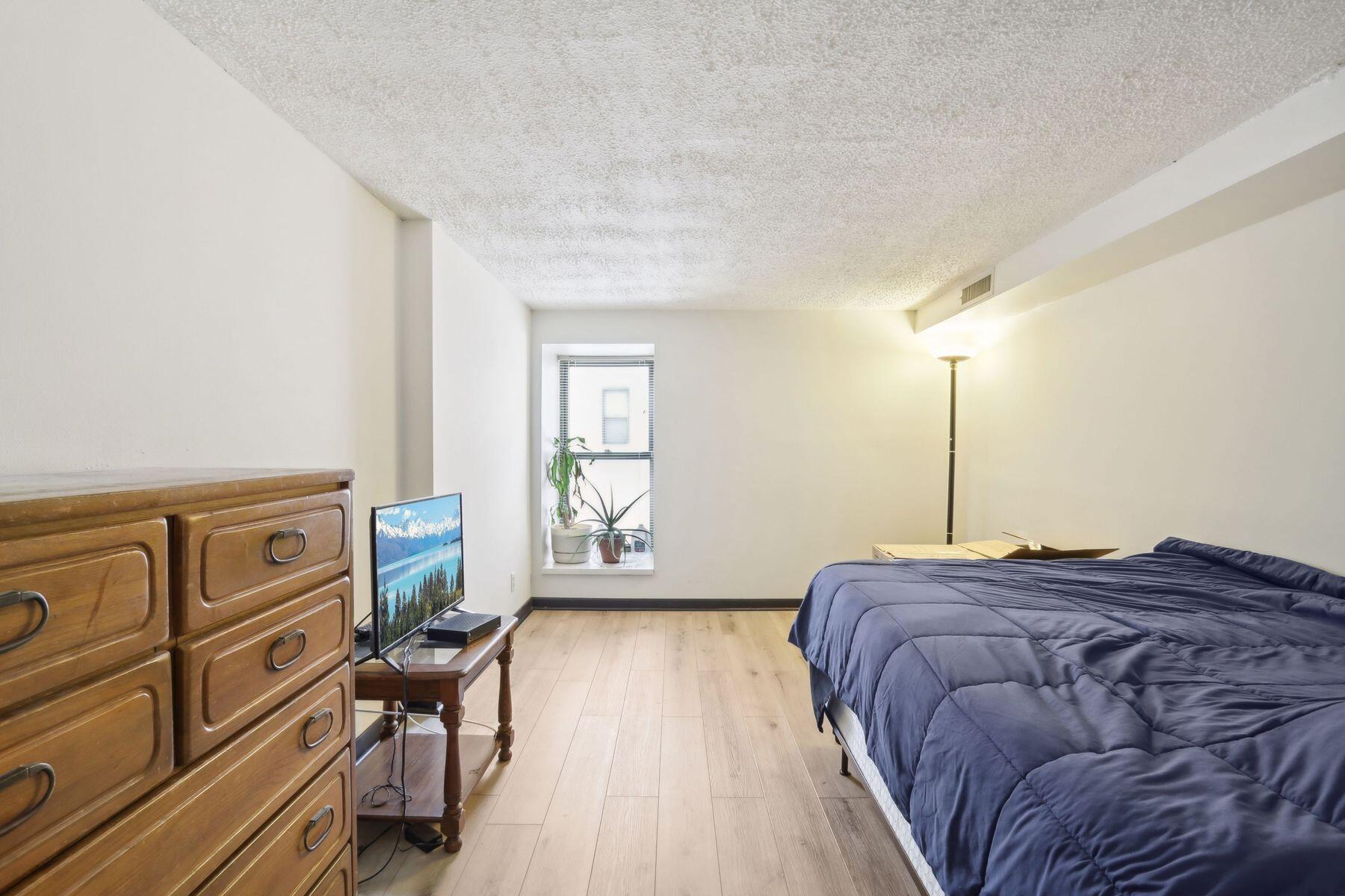 270 E Highland Ave 1025