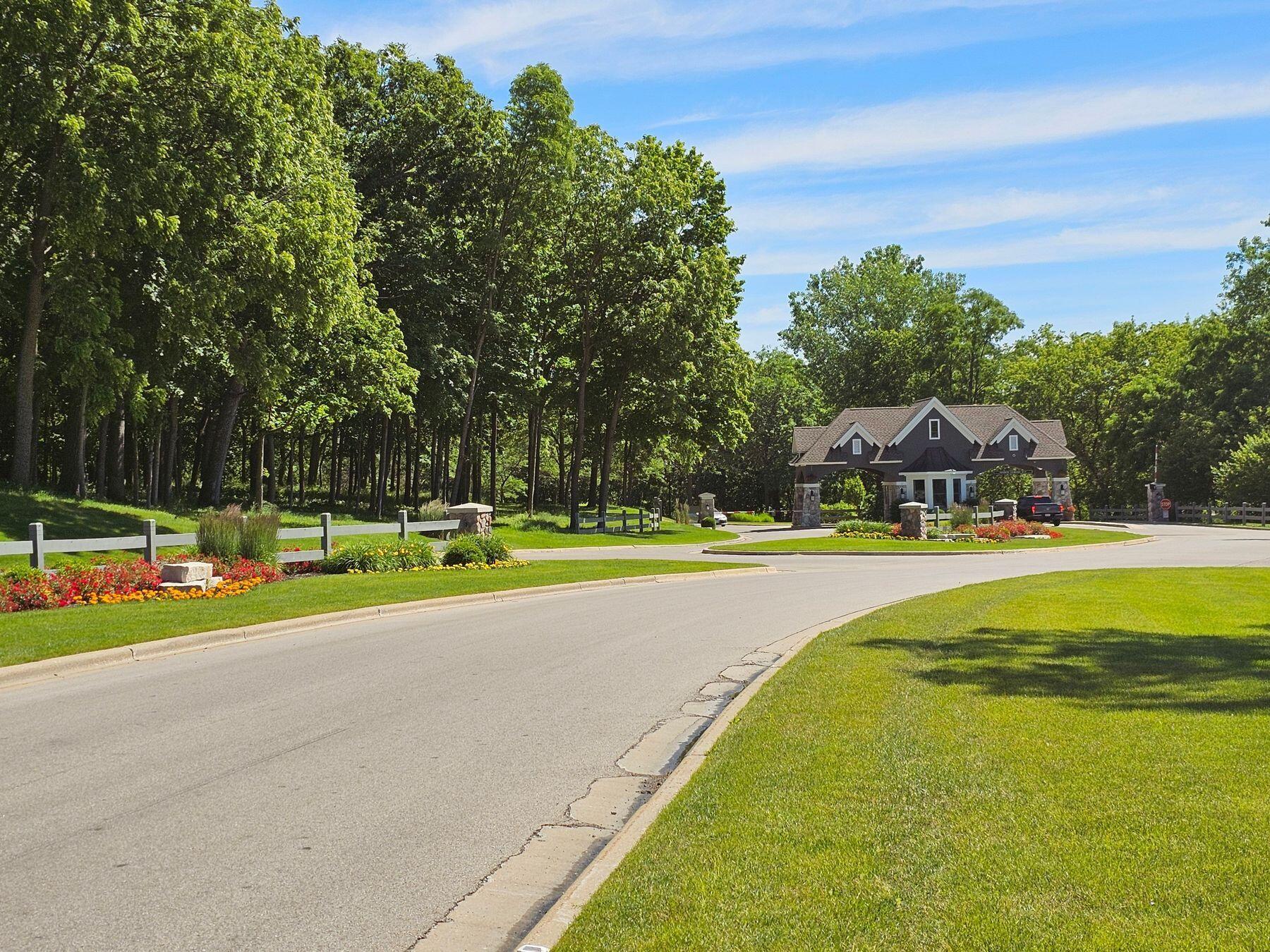 Lt0 Geneva National Ave W