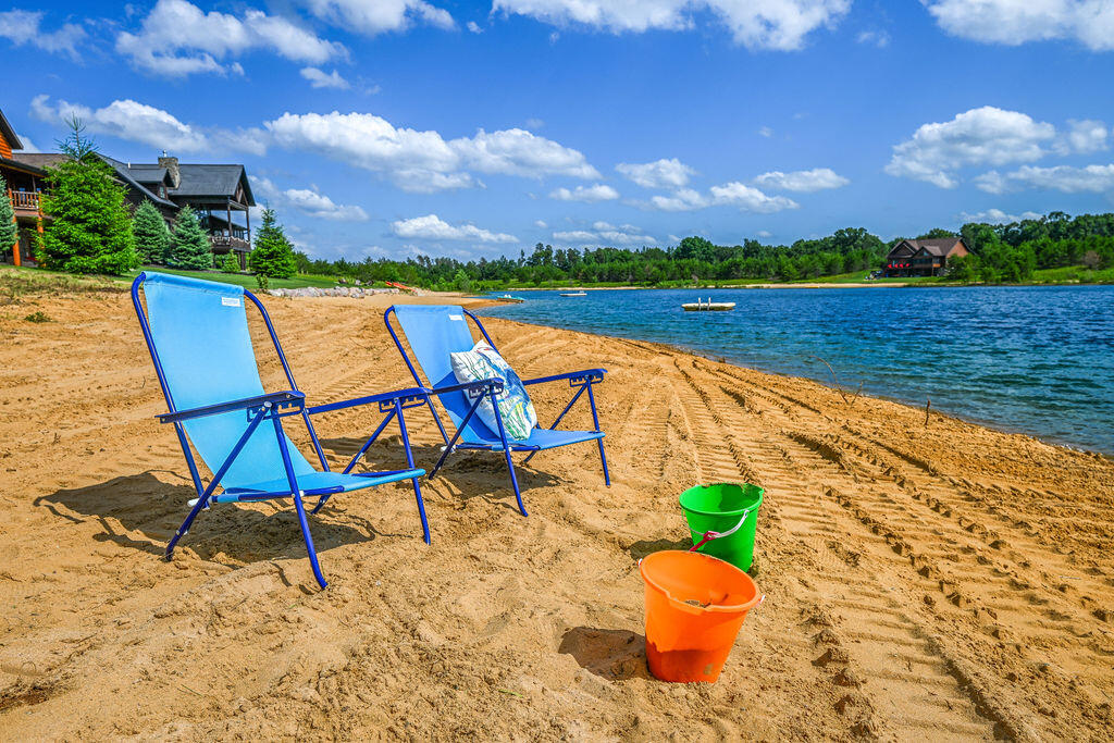 N8047 North Shore Dr