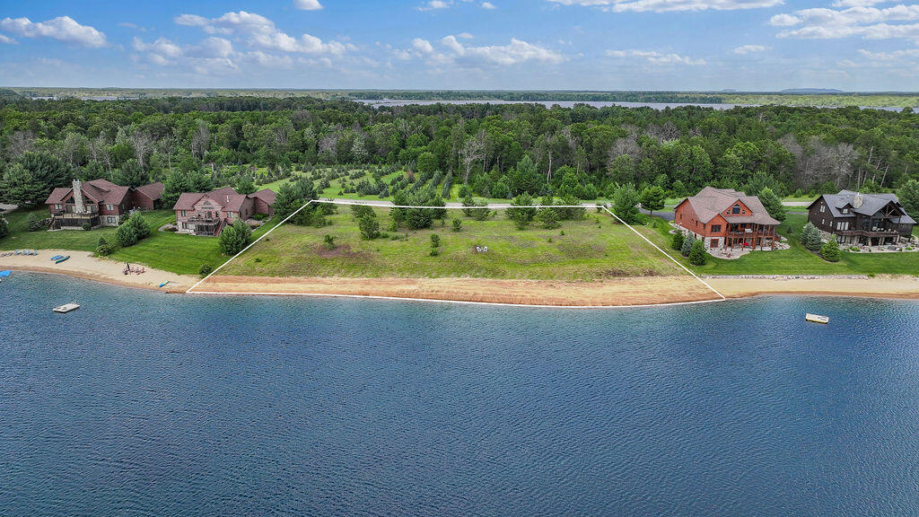 N8047 North Shore Dr