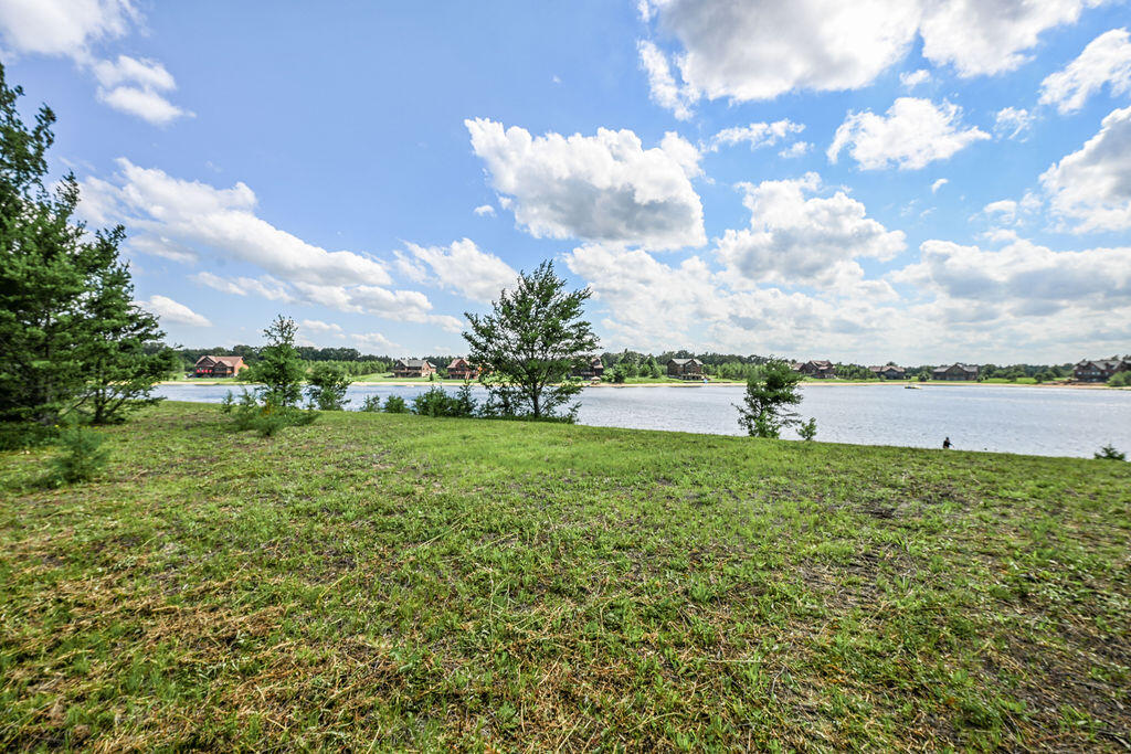 N8047 North Shore Dr