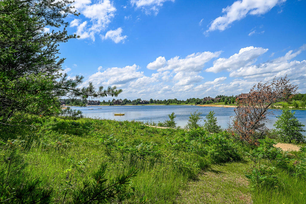 N8047 North Shore Dr