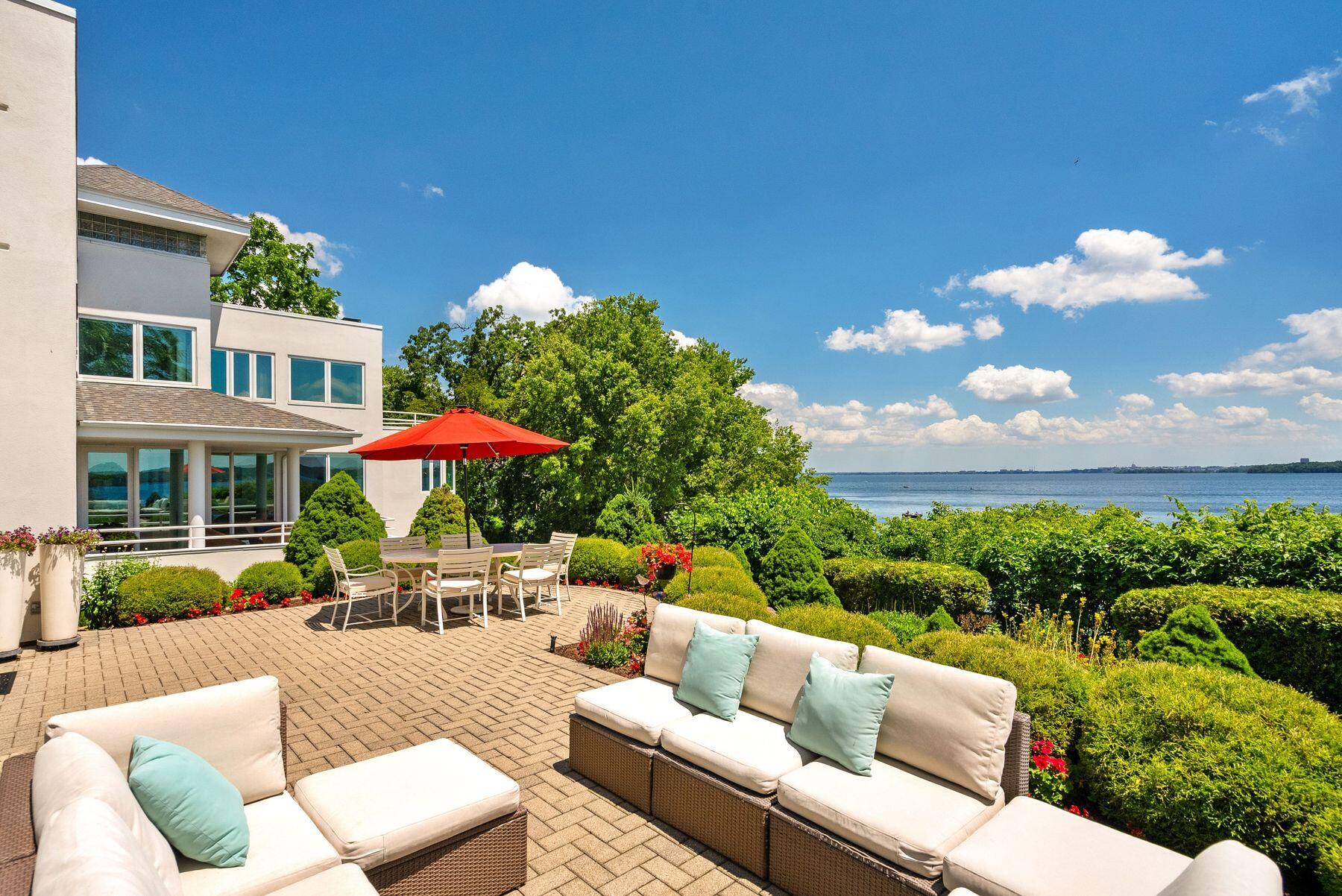 4713 County Highway M -