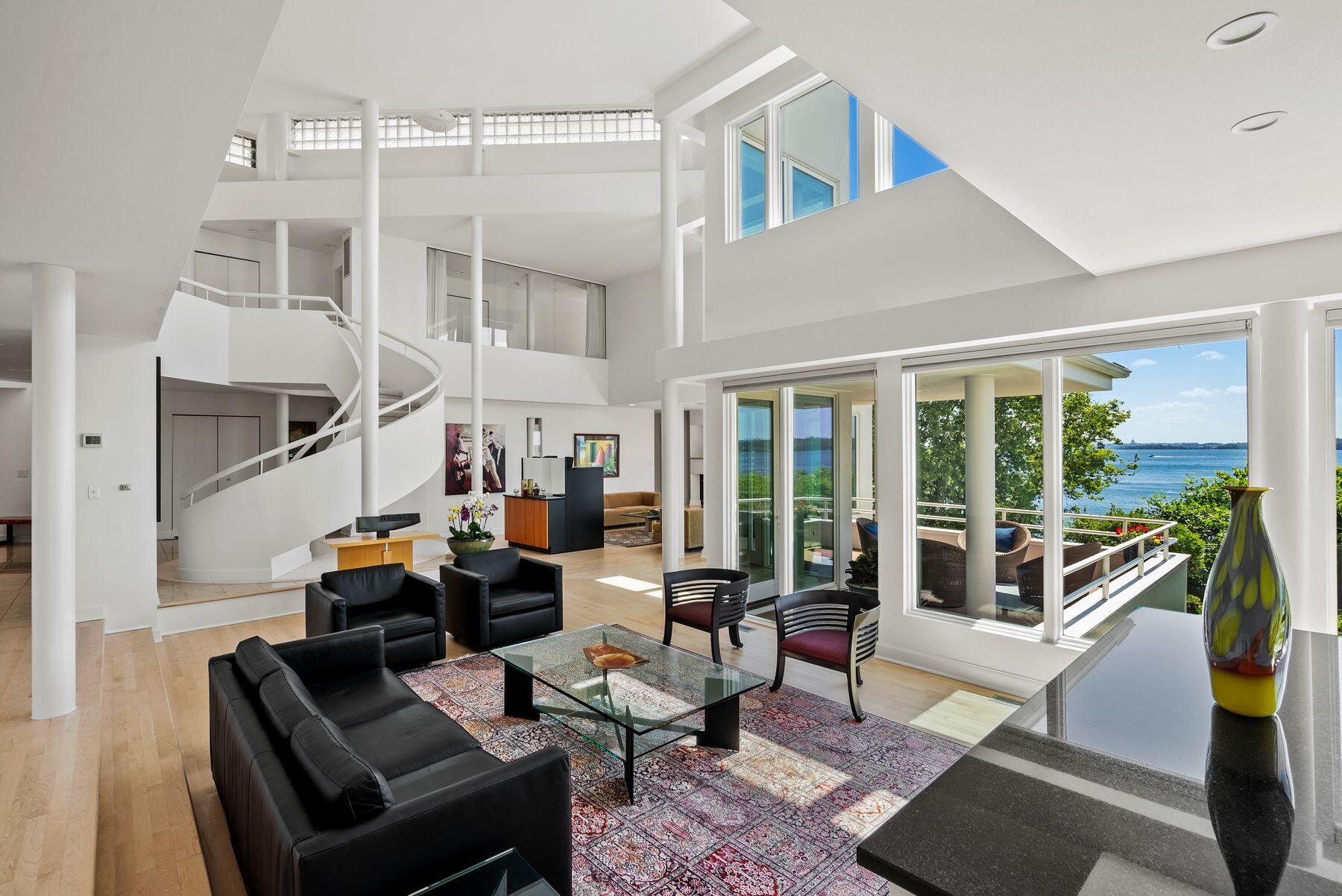 4713 County Highway M -