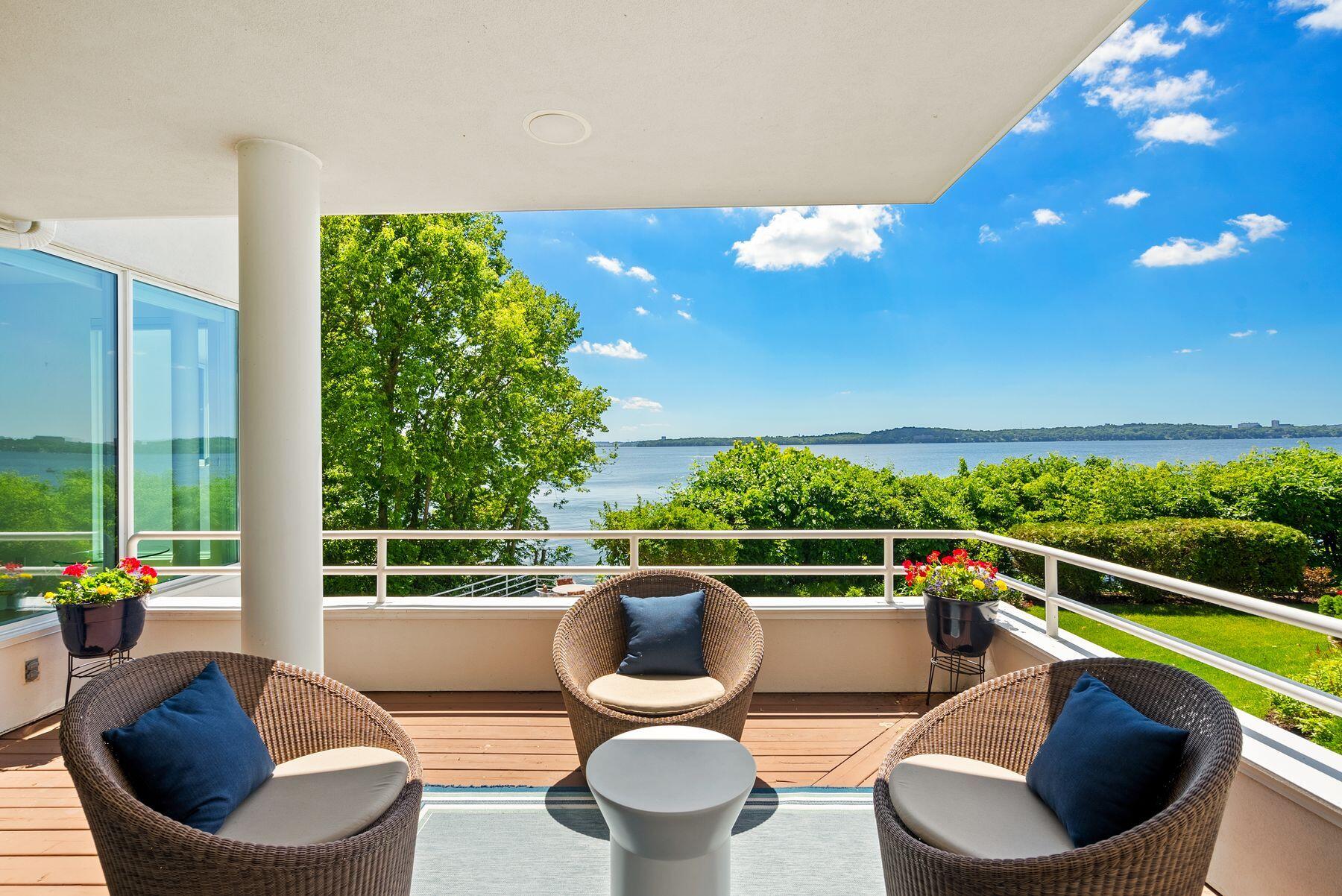 4713 County Highway M -