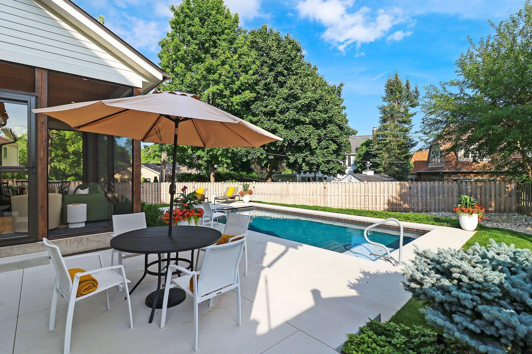 1550 Evergreen Ln