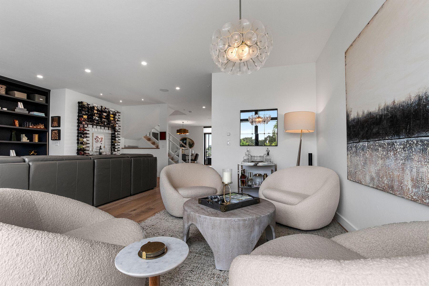 1130 Brookwood Dr