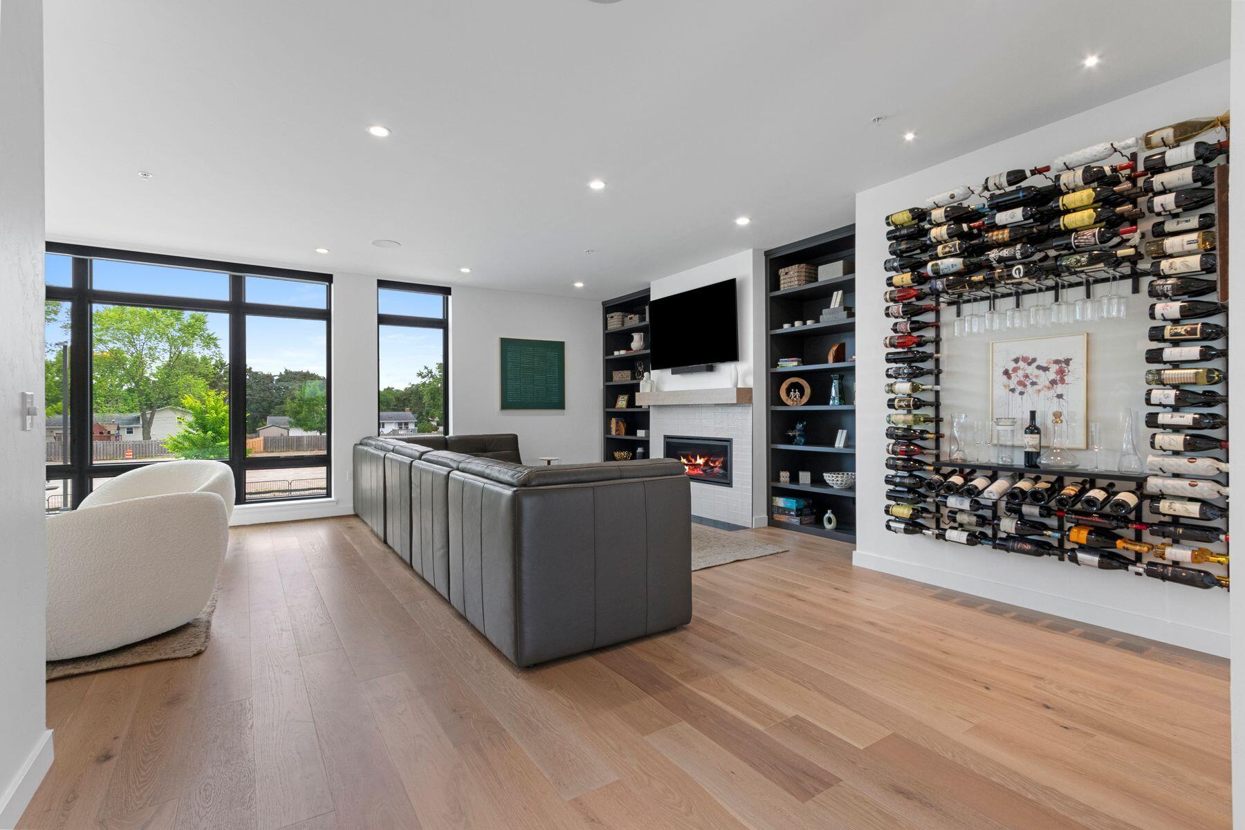 1130 Brookwood Dr