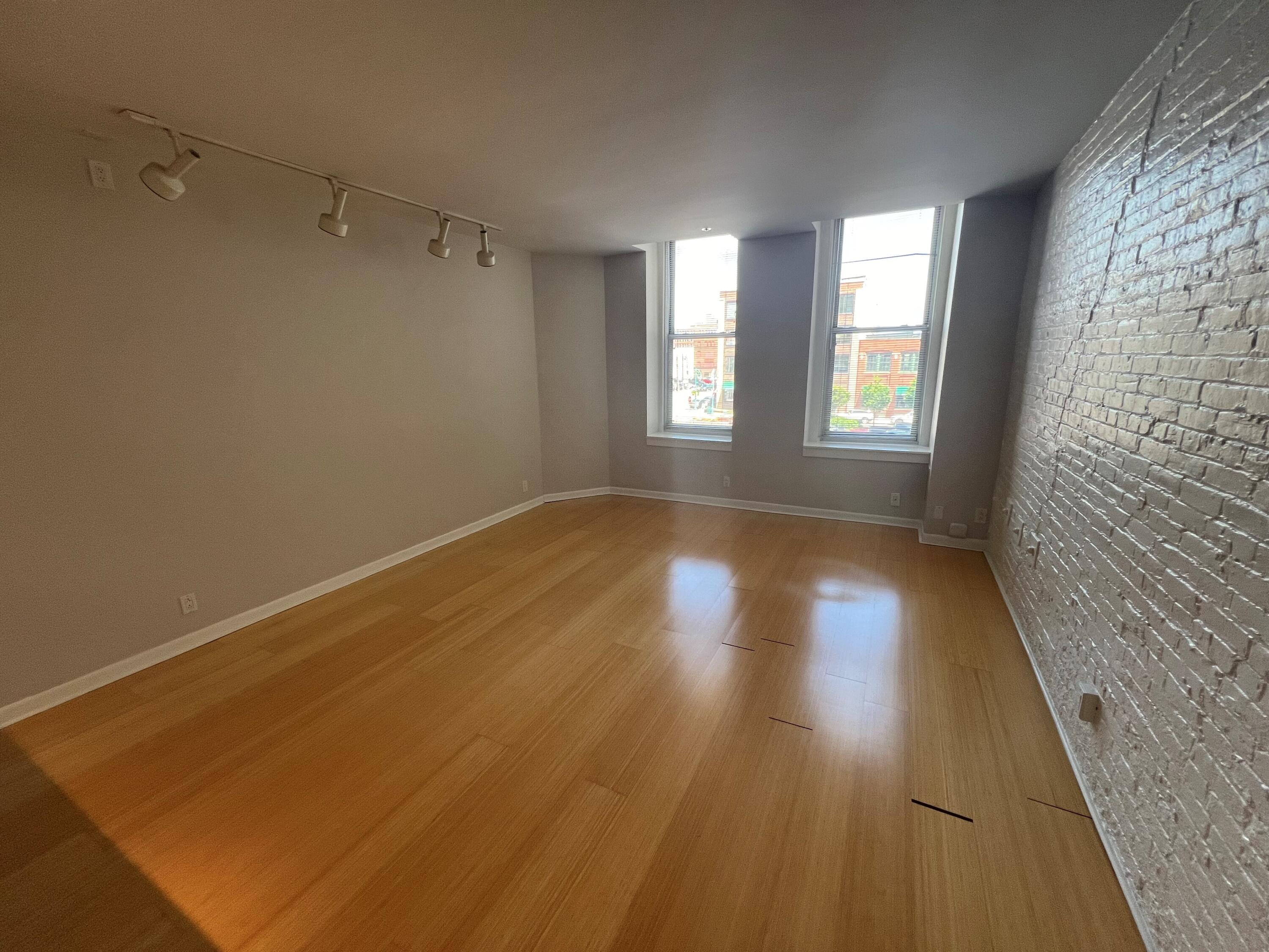 234 N Broadway - 215