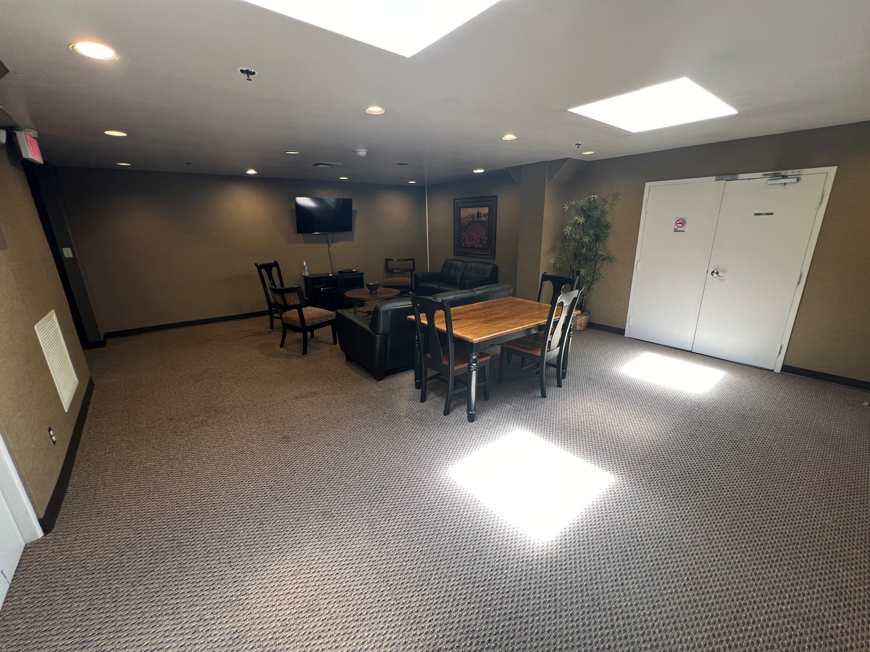 234 N Broadway - 215