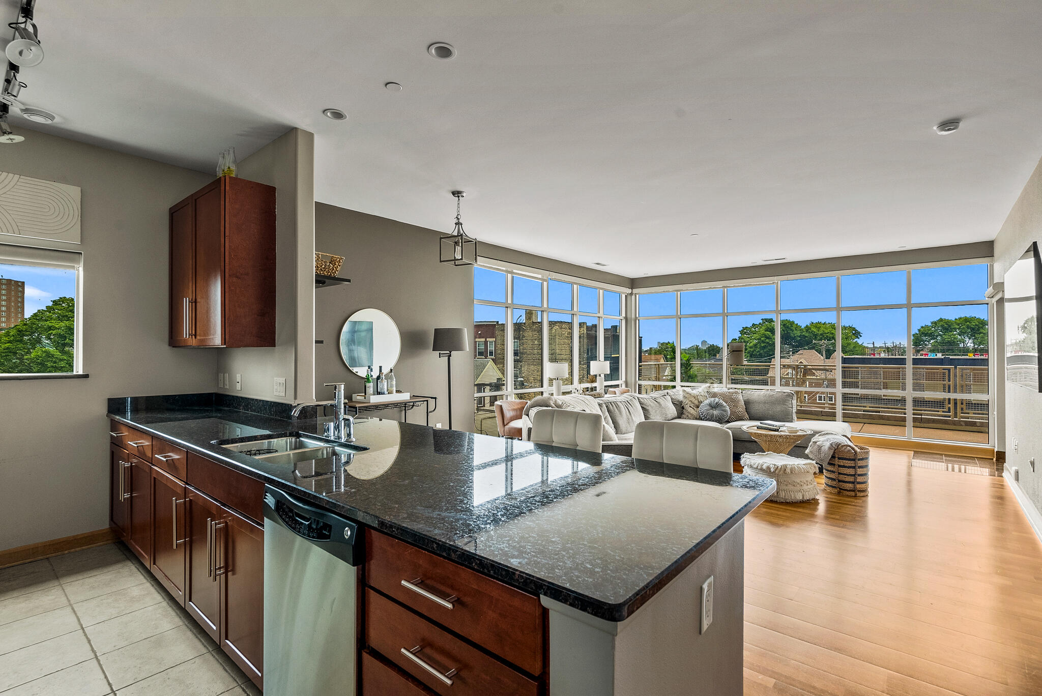 1550 E Royall Pl 409