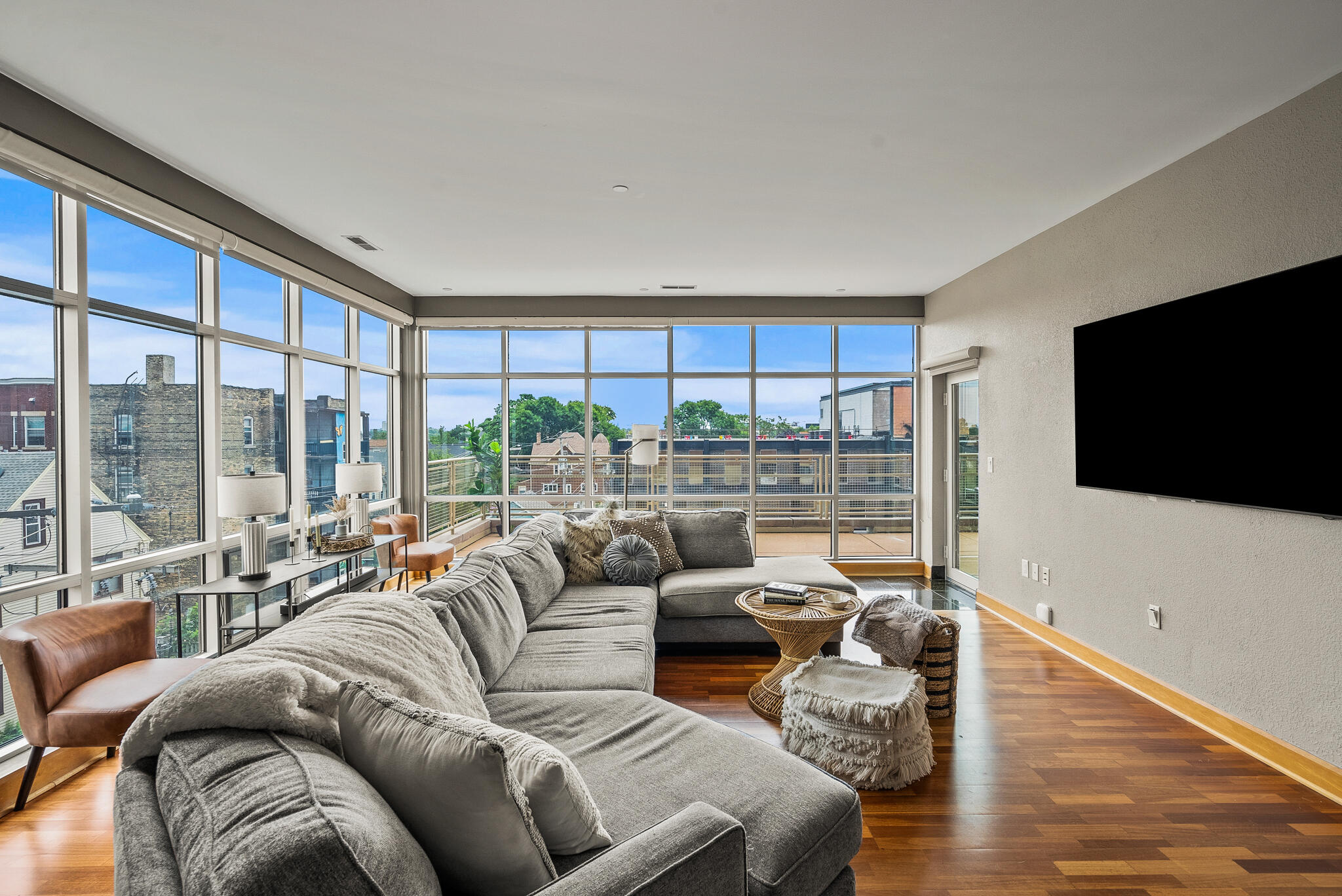 1550 E Royall Pl 409