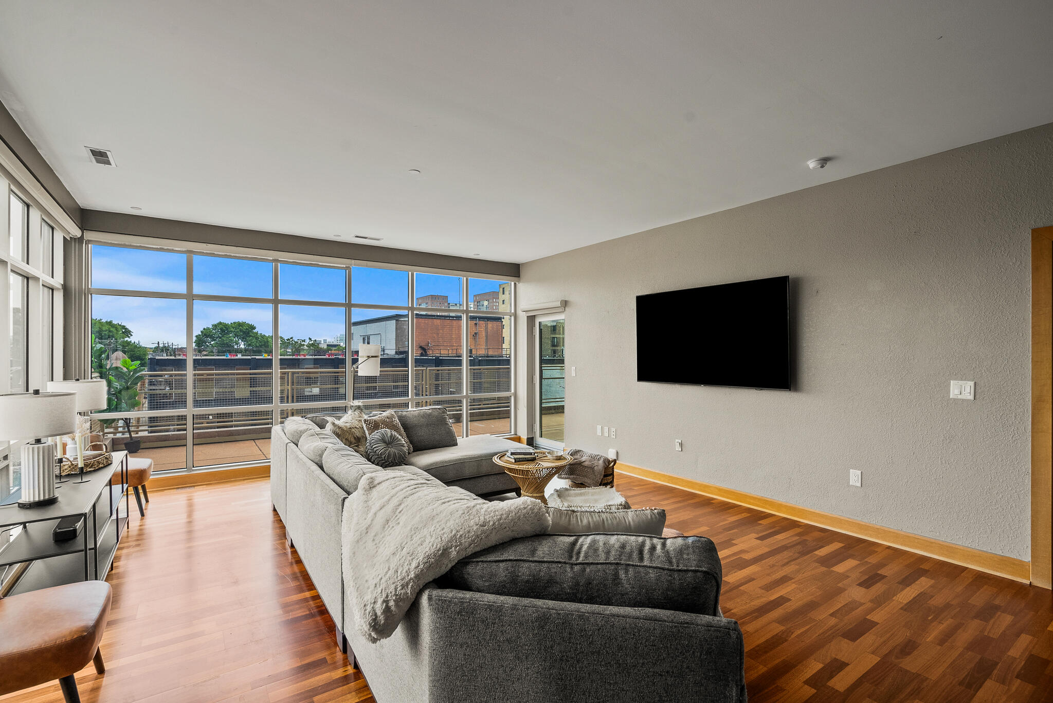 1550 E Royall Pl 409