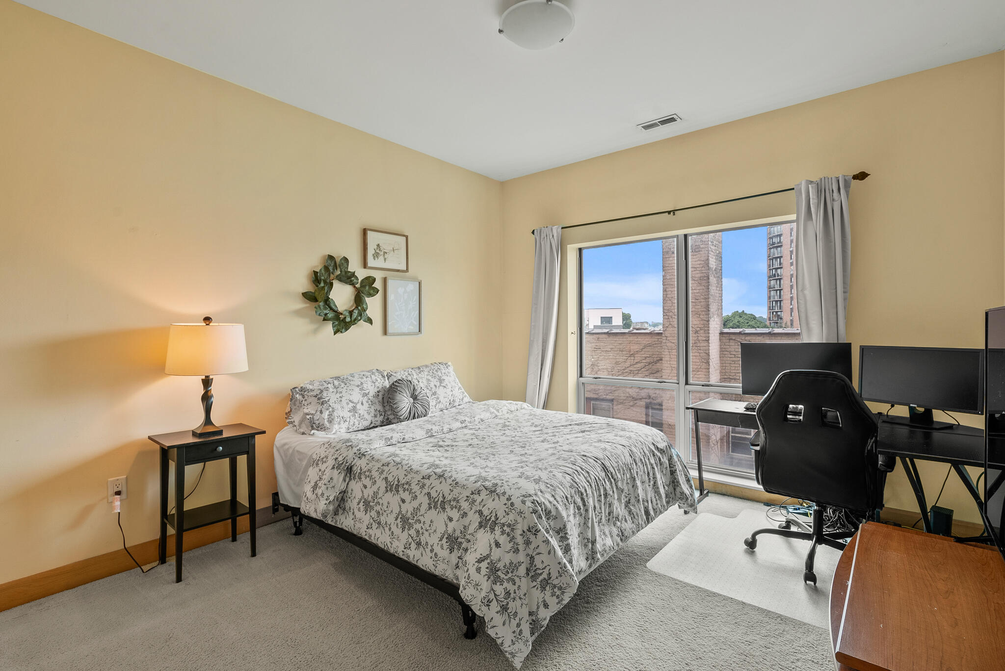 1550 E Royall Pl 409