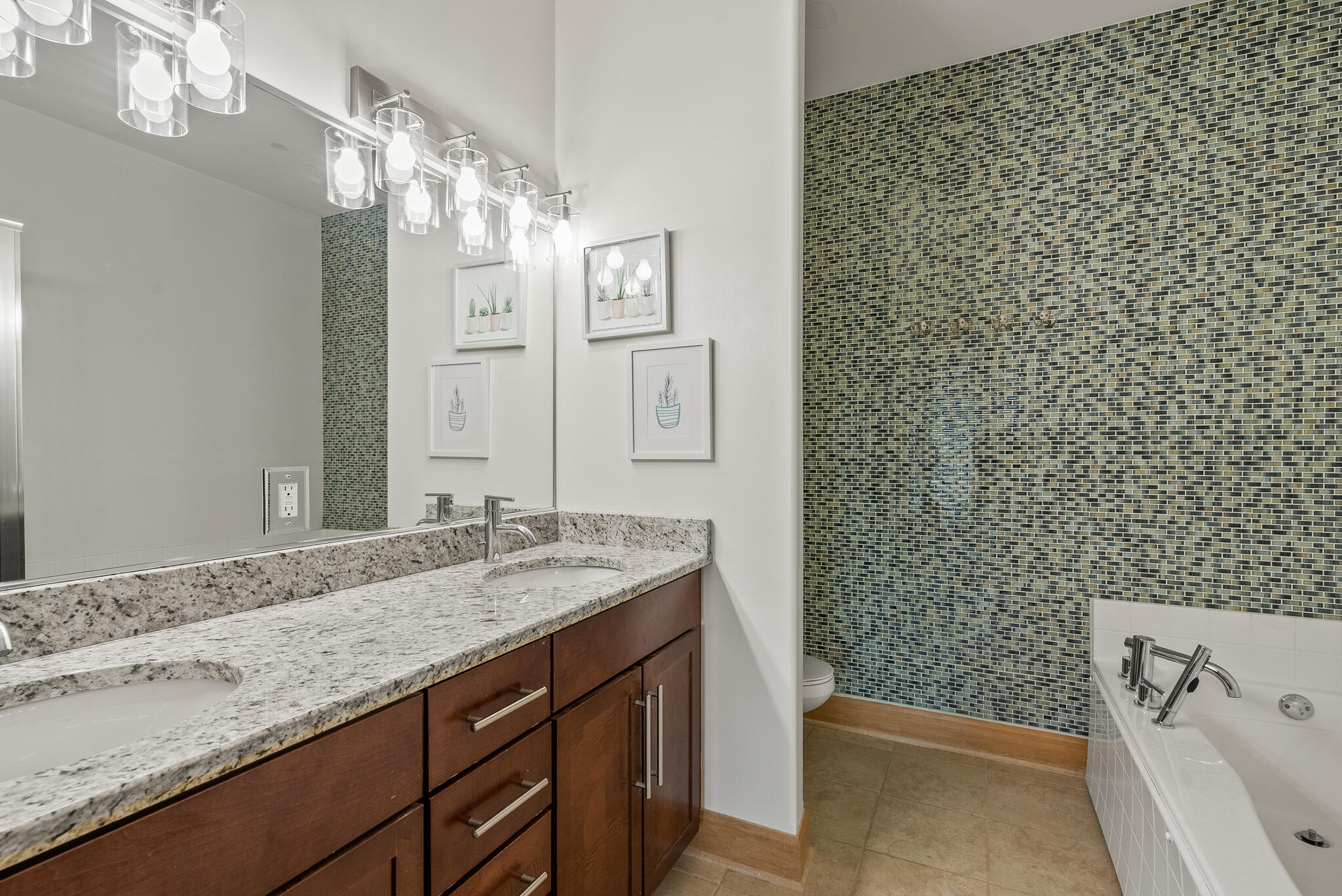 1550 E Royall Pl 409
