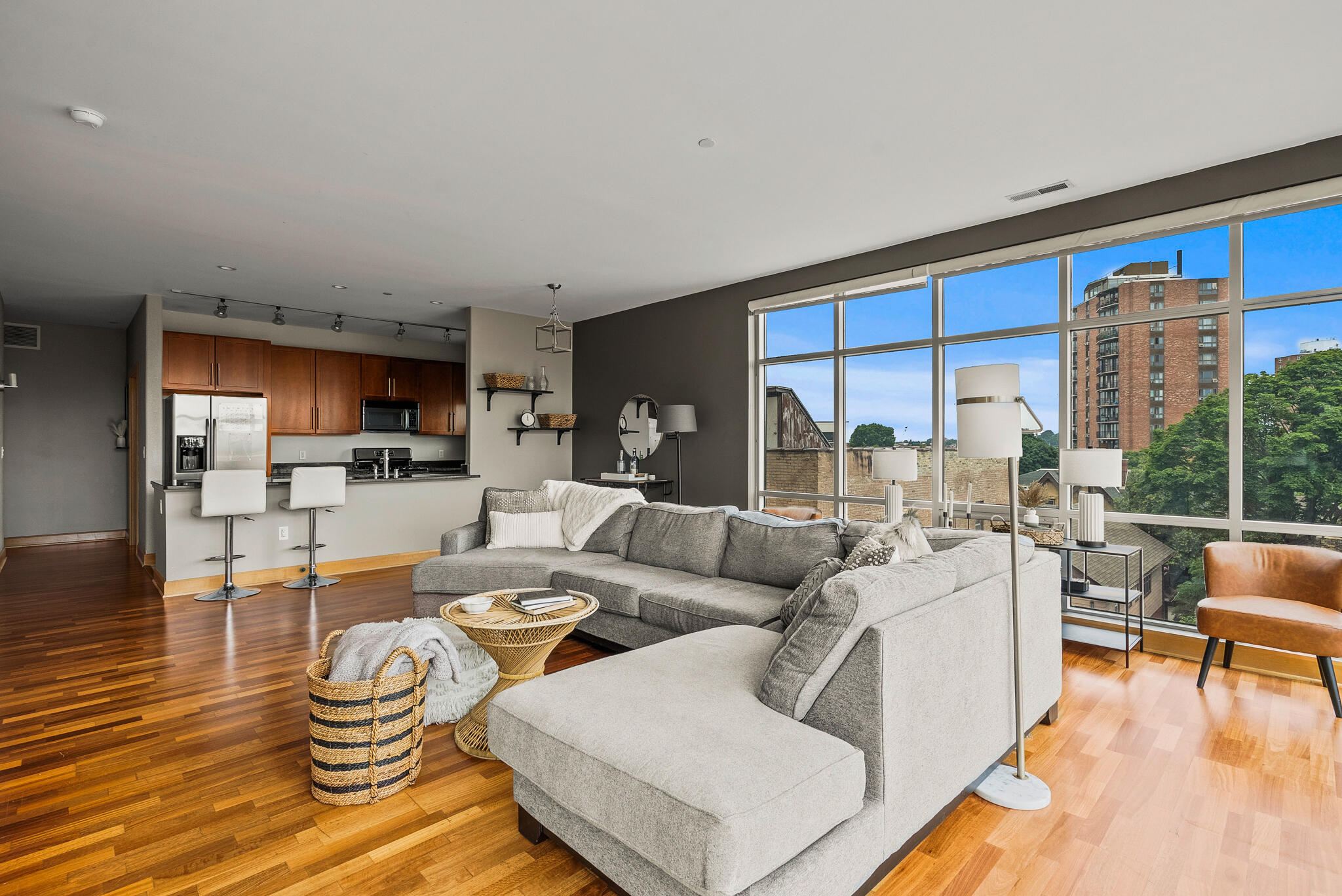 1550 E Royall Pl 409