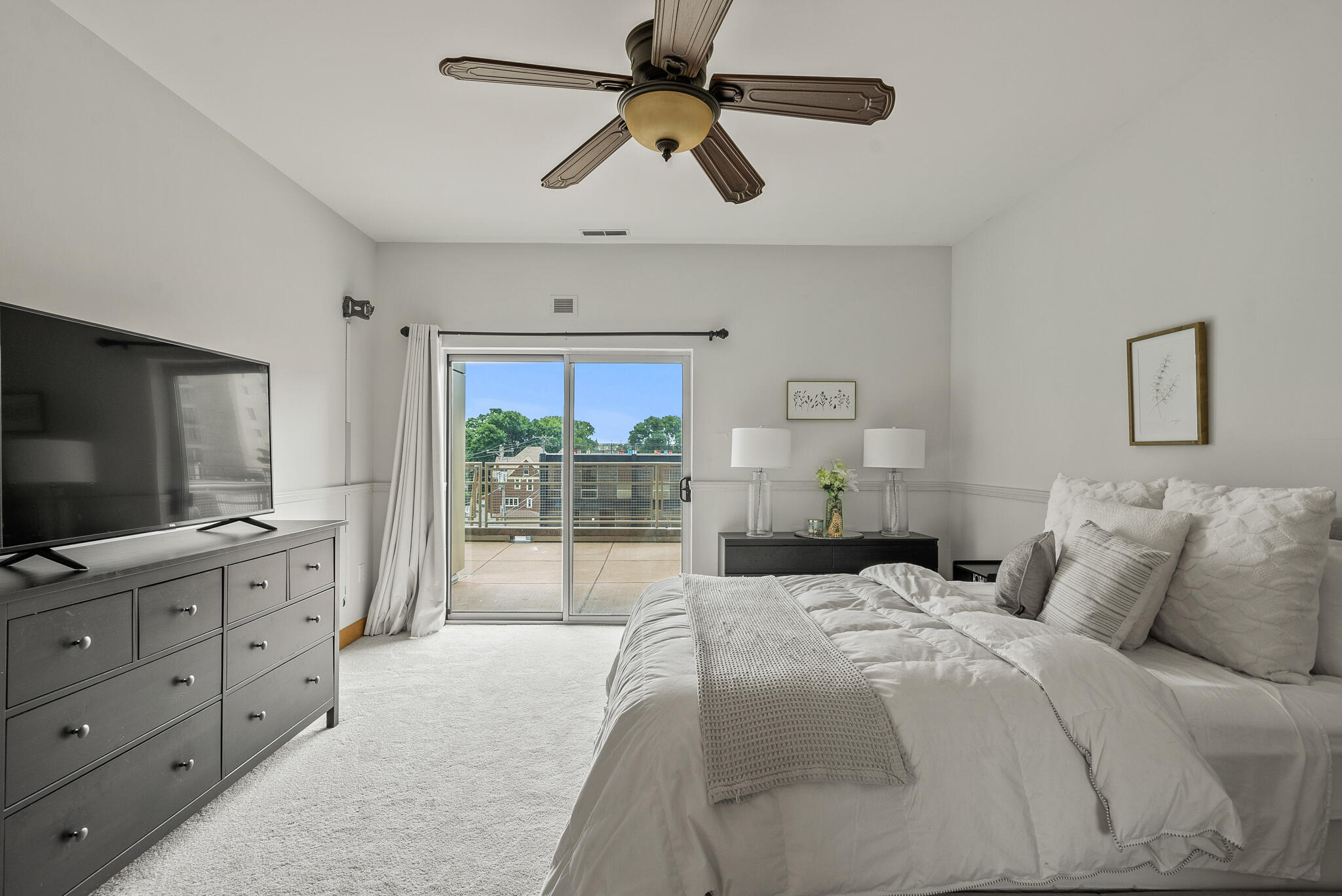 1550 E Royall Pl 409