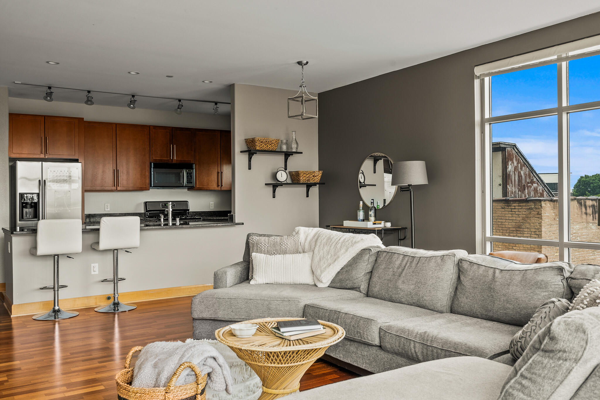 1550 E Royall Pl 409