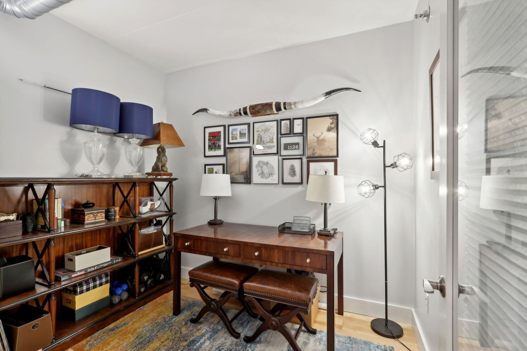 102 N Water St 605