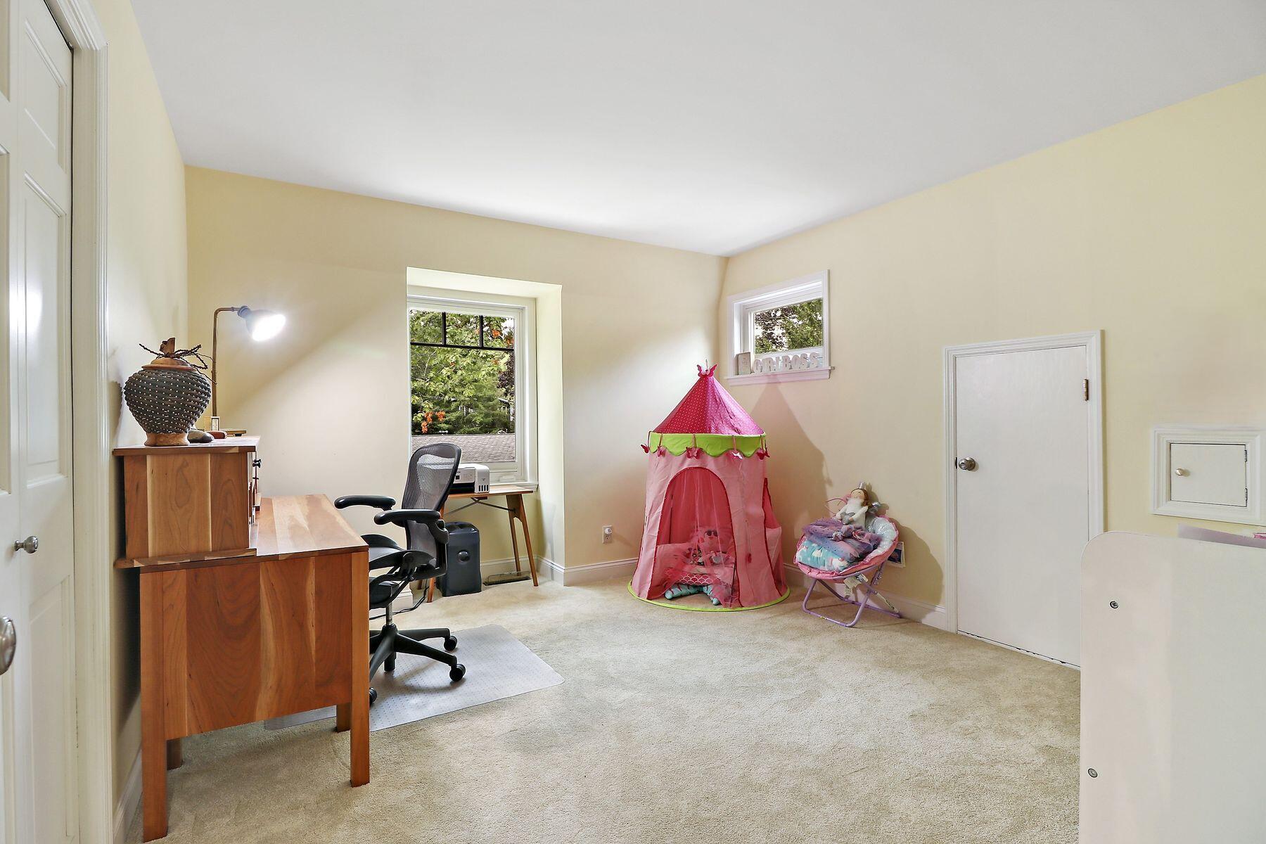 1629 Evergreen Ln