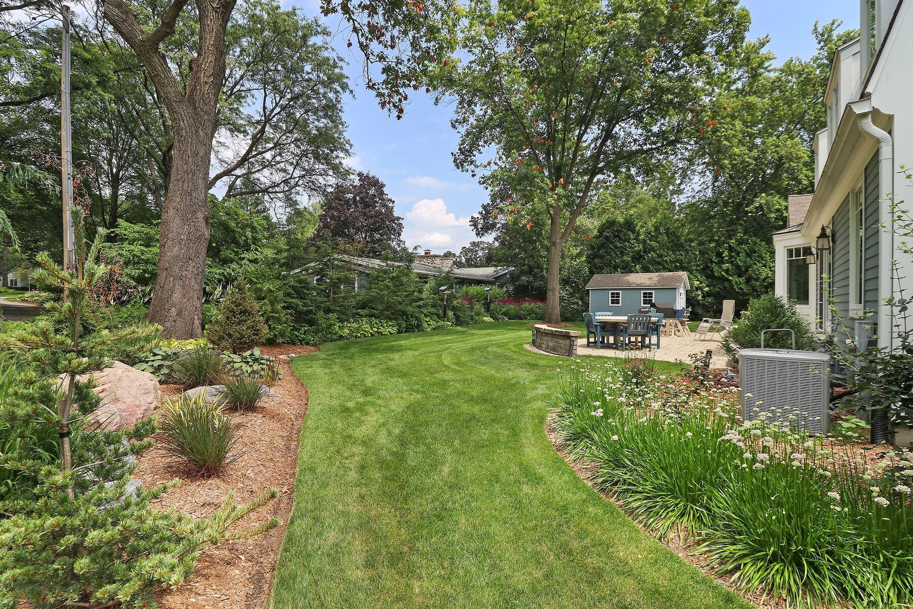 1629 Evergreen Ln