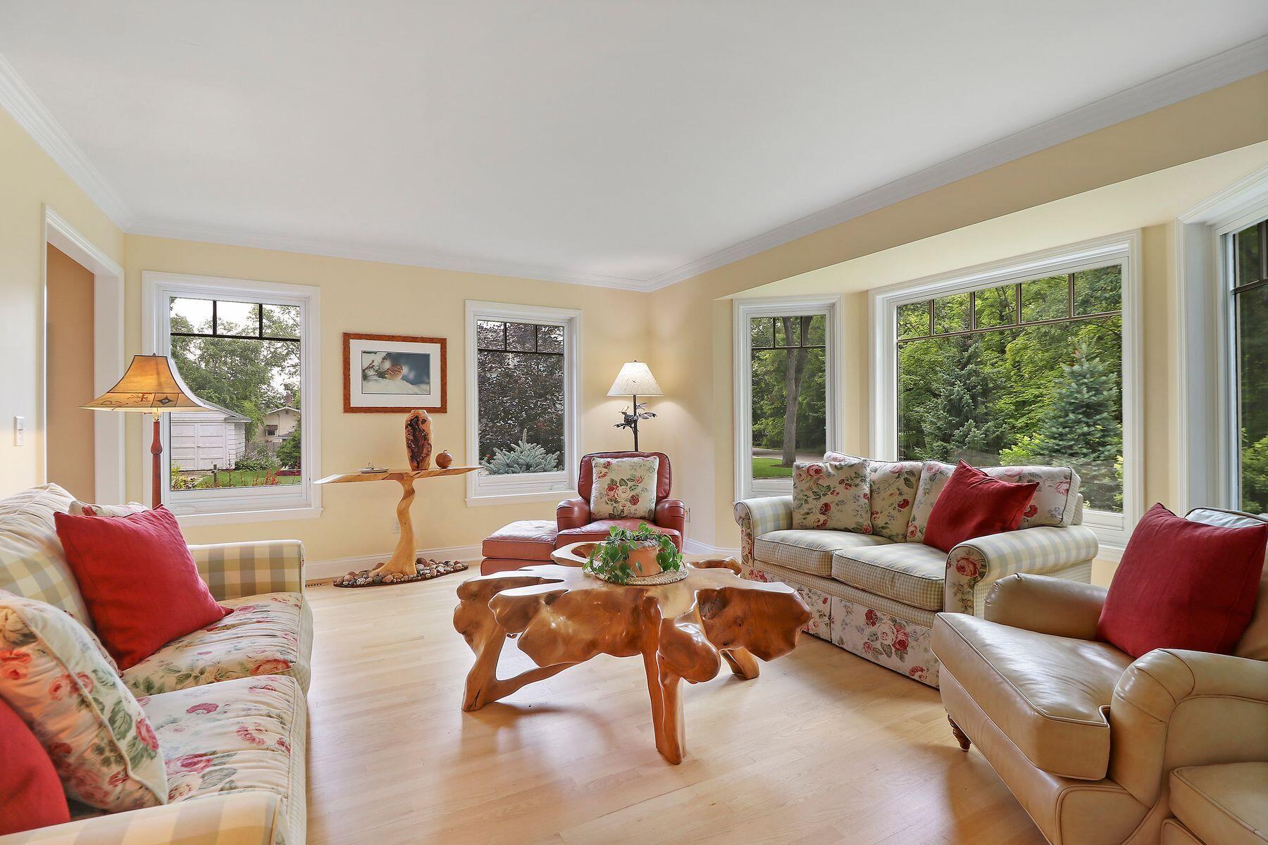 1629 Evergreen Ln