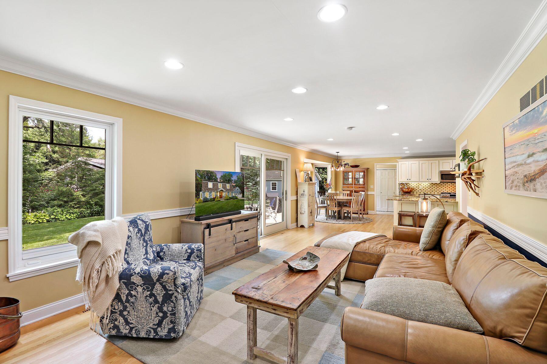 1629 Evergreen Ln