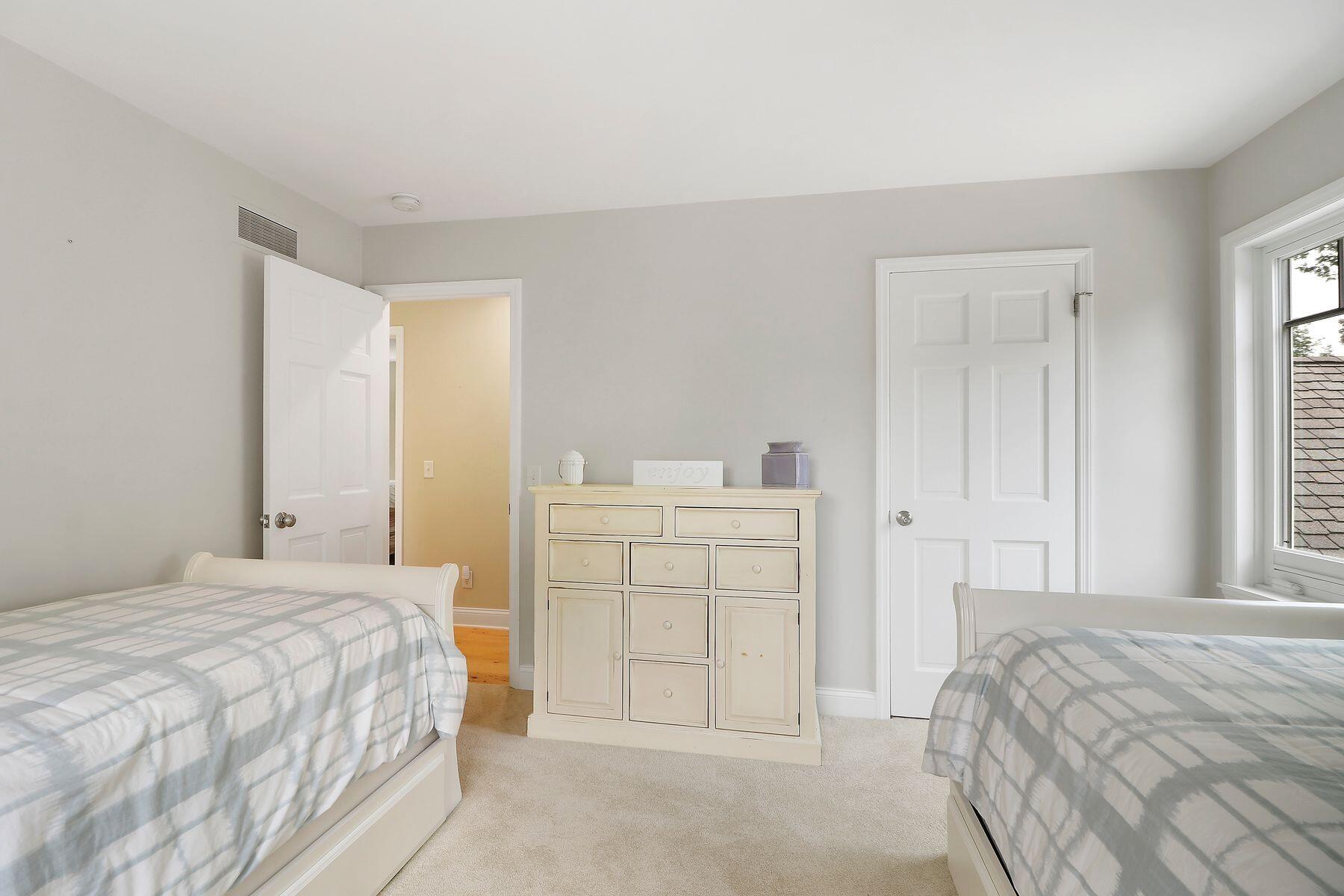 1629 Evergreen Ln