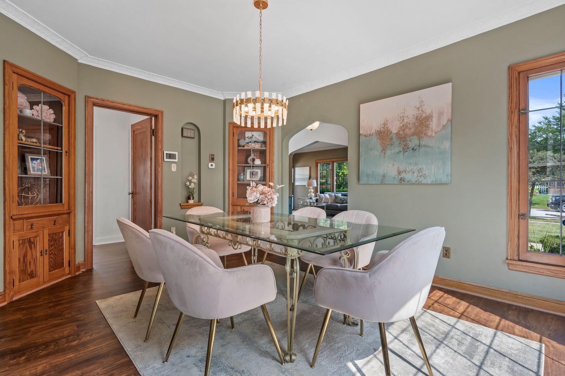 8915 W Hawthorne Ave