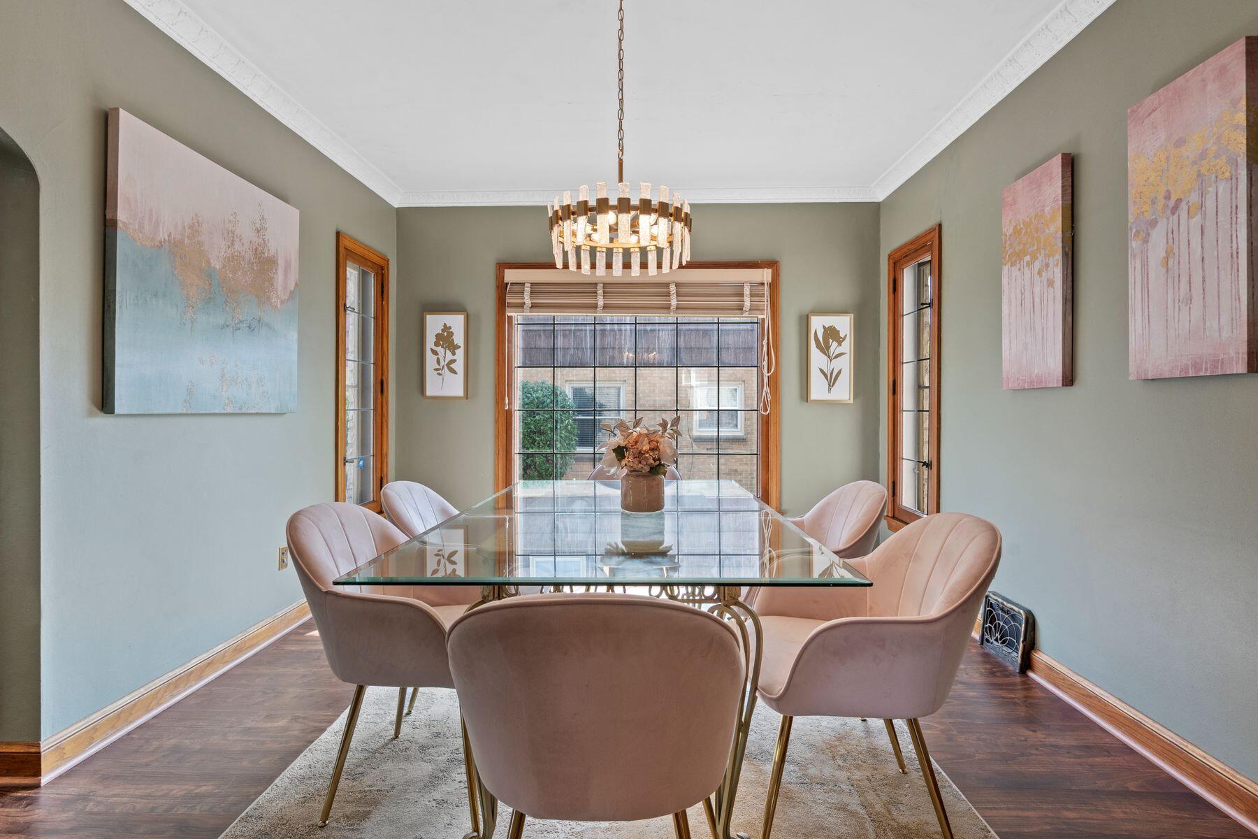 8915 W Hawthorne Ave