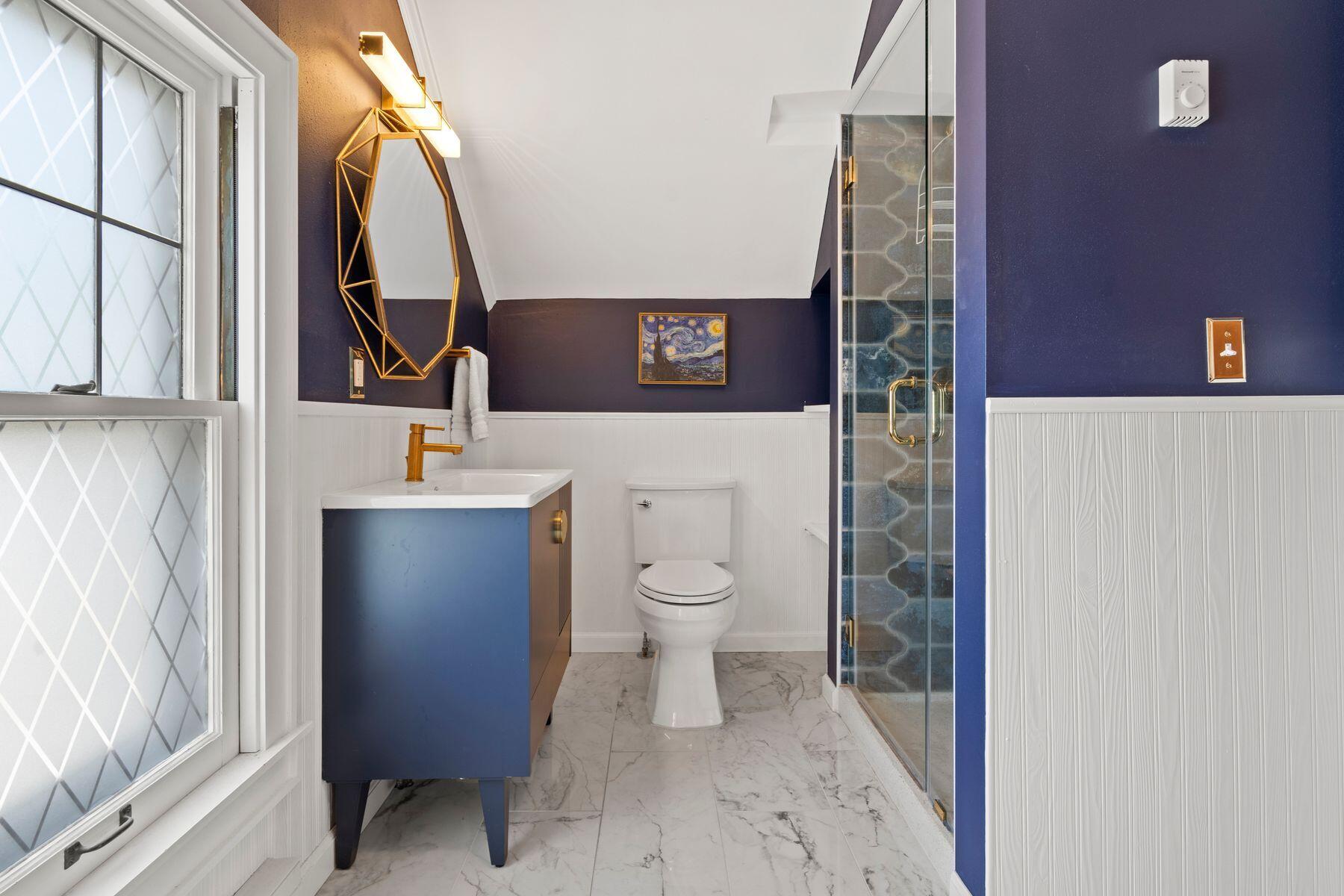 8915 W Hawthorne Ave