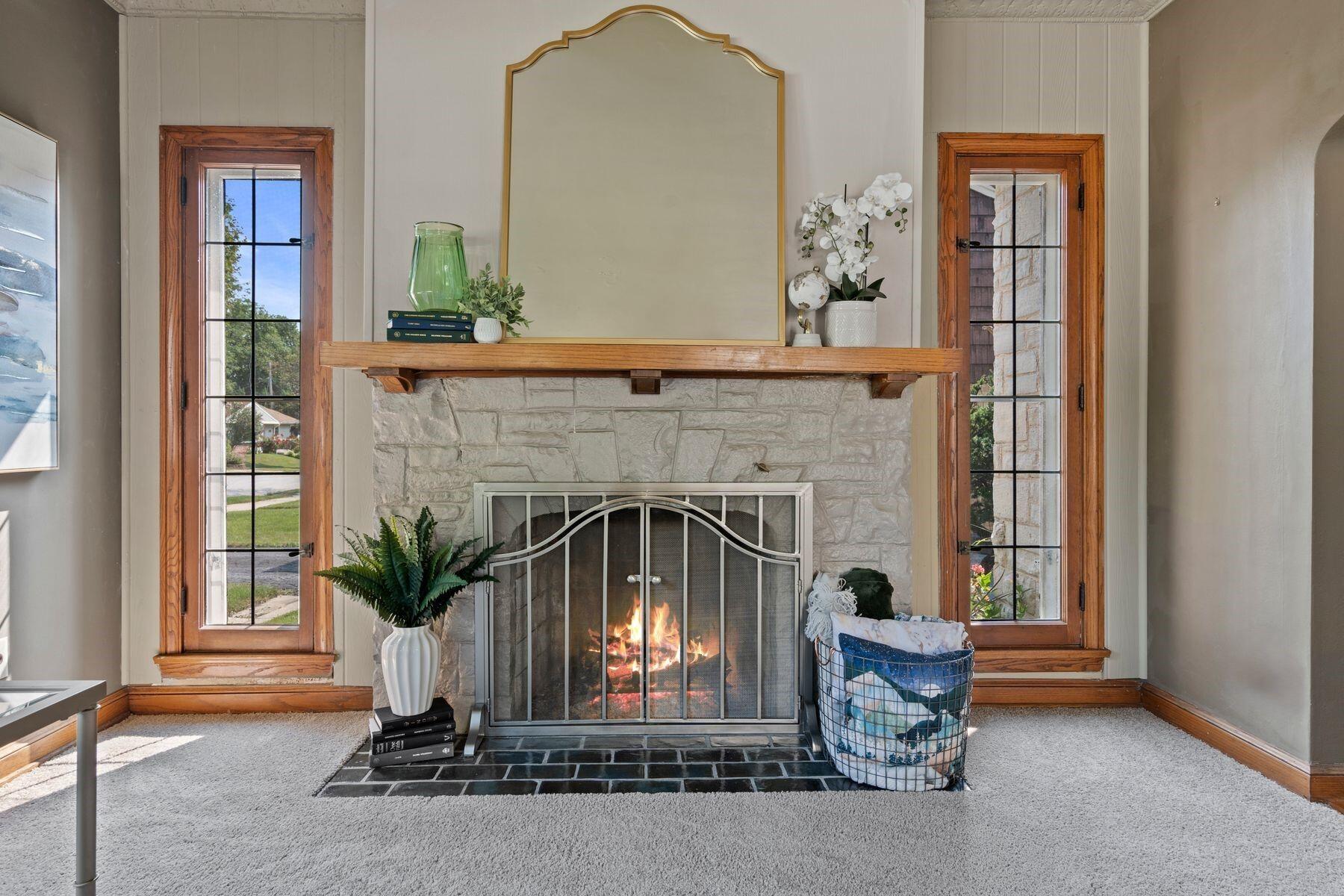 8915 W Hawthorne Ave