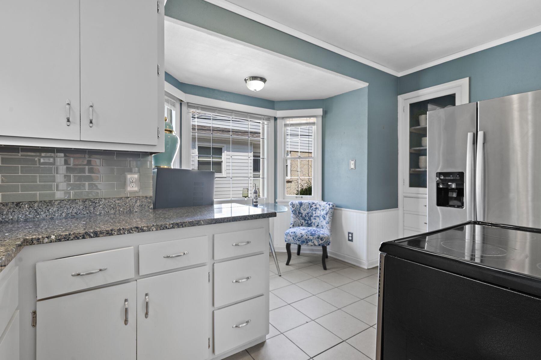 8915 W Hawthorne Ave