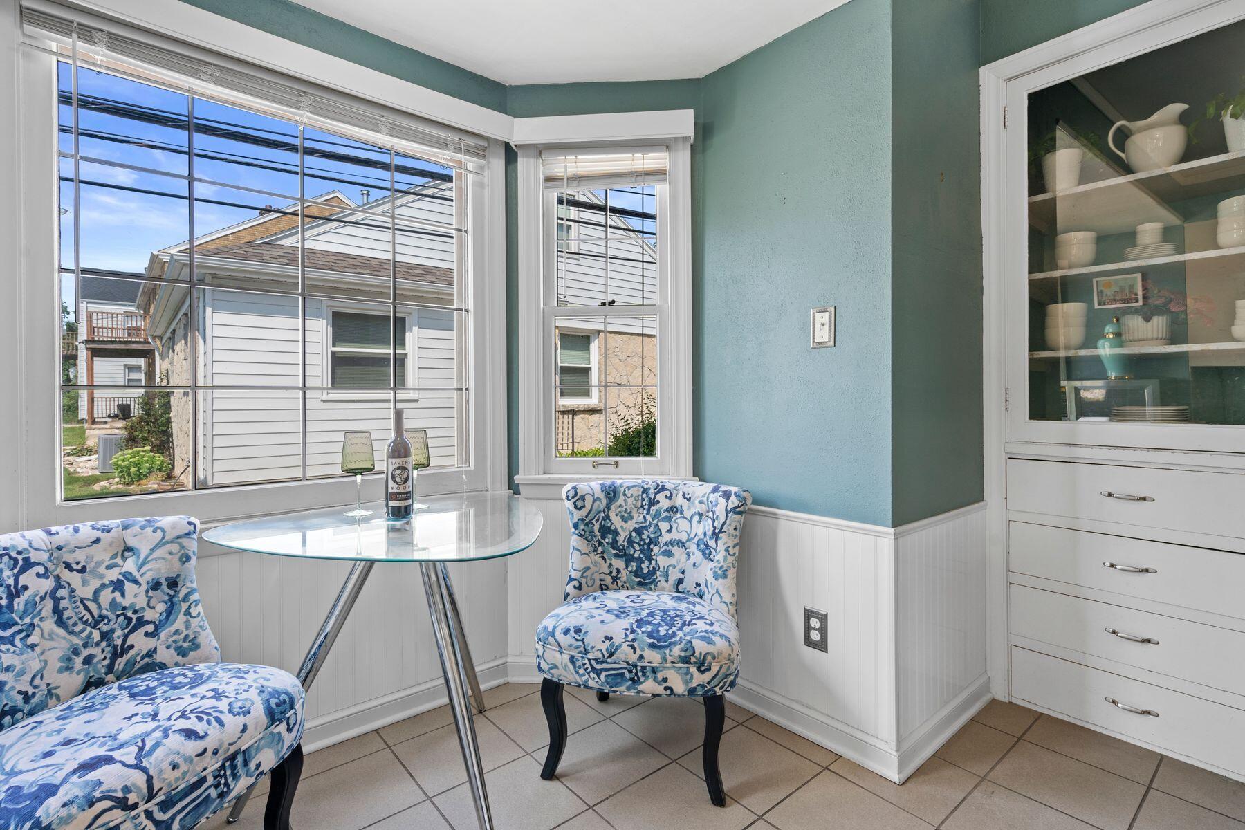 8915 W Hawthorne Ave